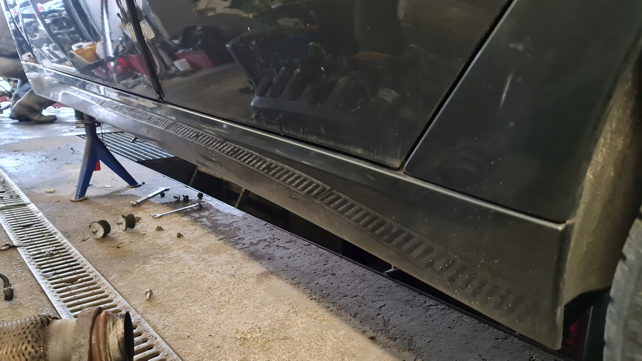 НАКЛАДКА POGOWA ЛІВА BMW 7 E65 РЕСТАЙЛІНГ ТИТАН GRAU II