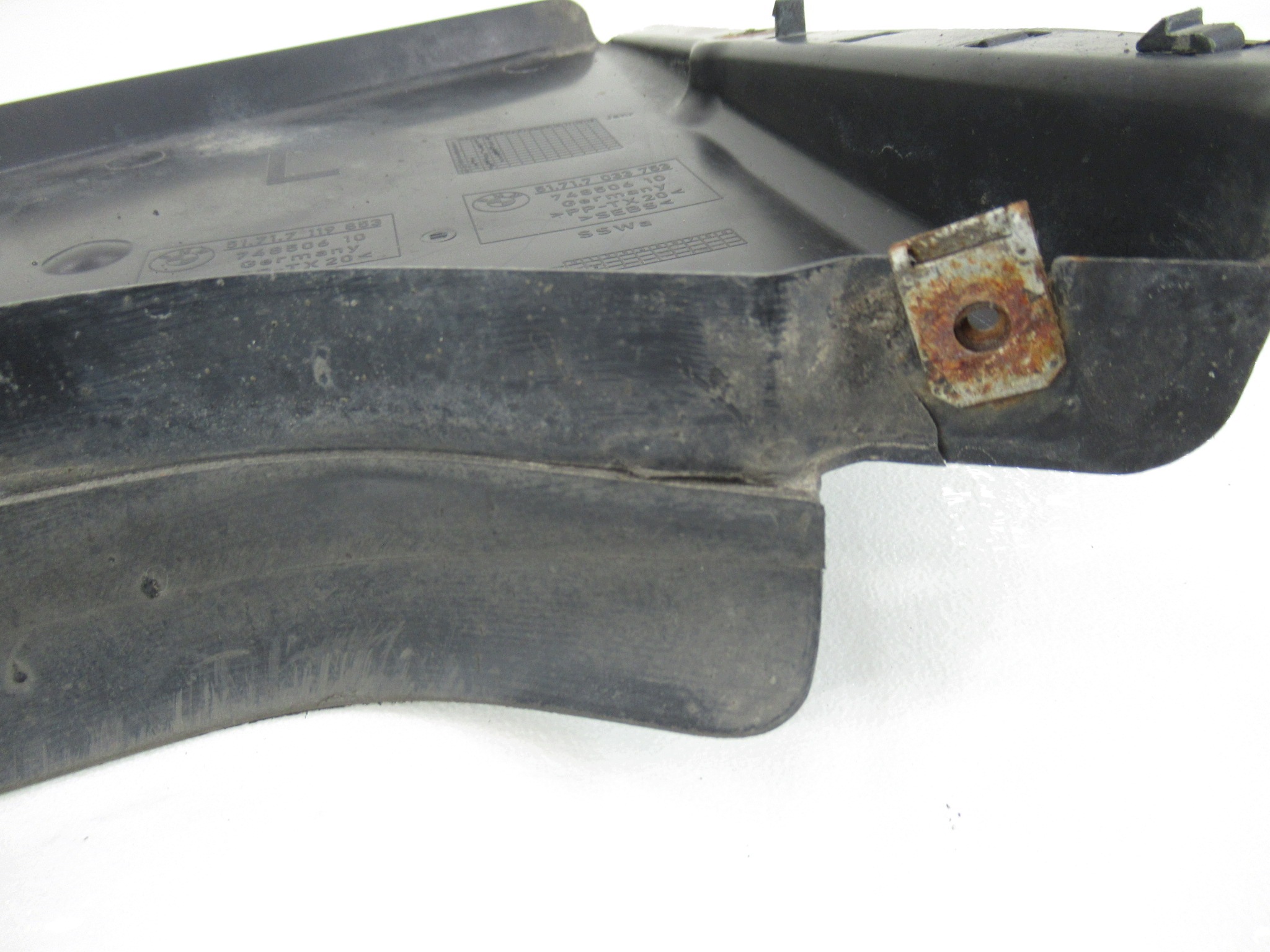 cover nadkola lower chassis left BMW e60 e61 sedan KOMBI