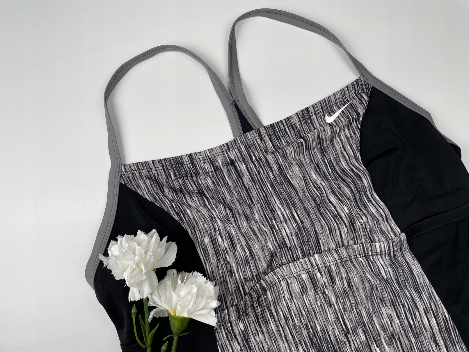 Bluzka kąpielowa tankini top czarno-biały basic NIKE r. XL Rozmiar XL