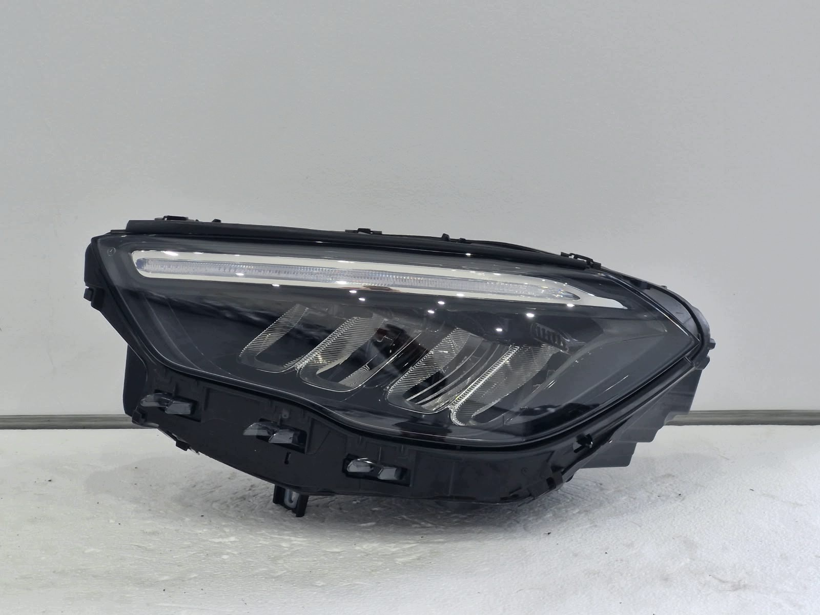 light left Mercedes GLA W247 LIFT FULL LED Performance
