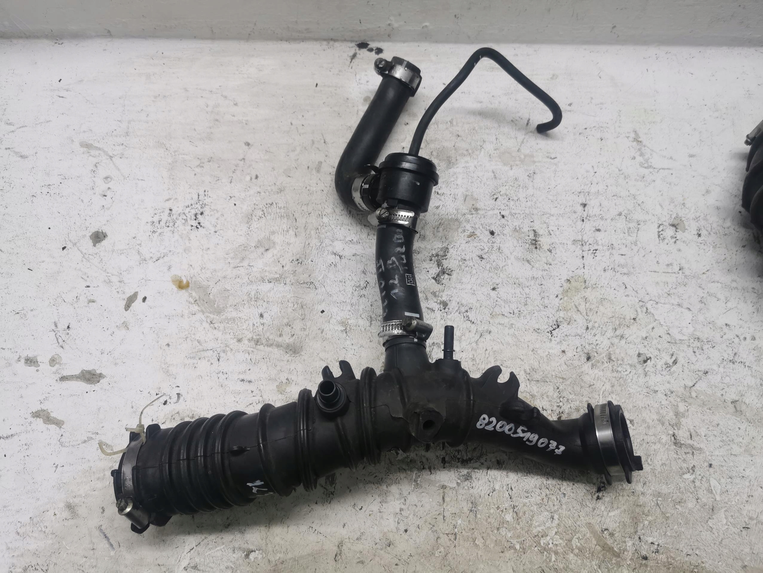pipe air RENAULT CLIO III 1.2 TCE 8200519077