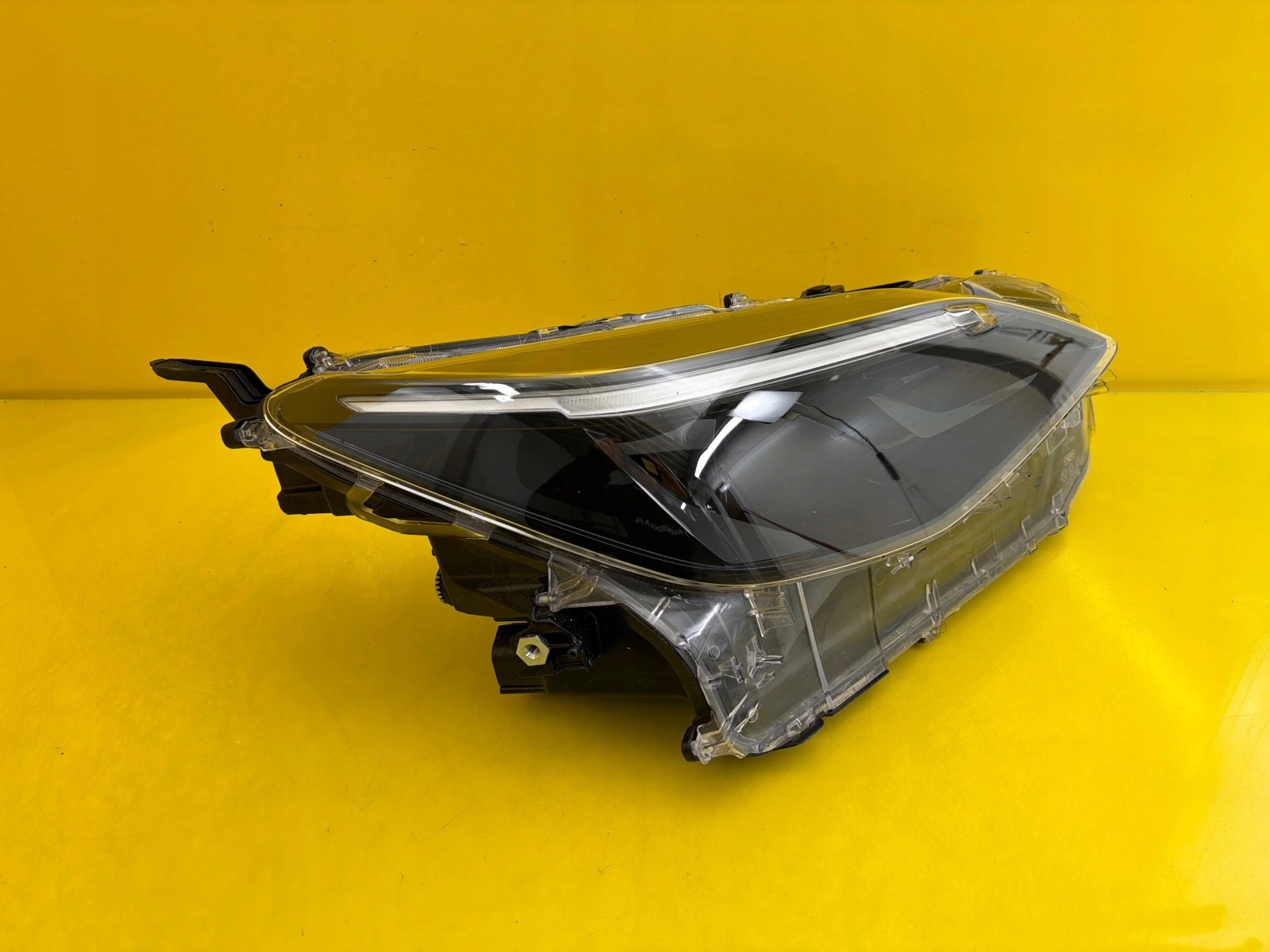 light right front Toyota Yaris Cross lens Led 0D-310