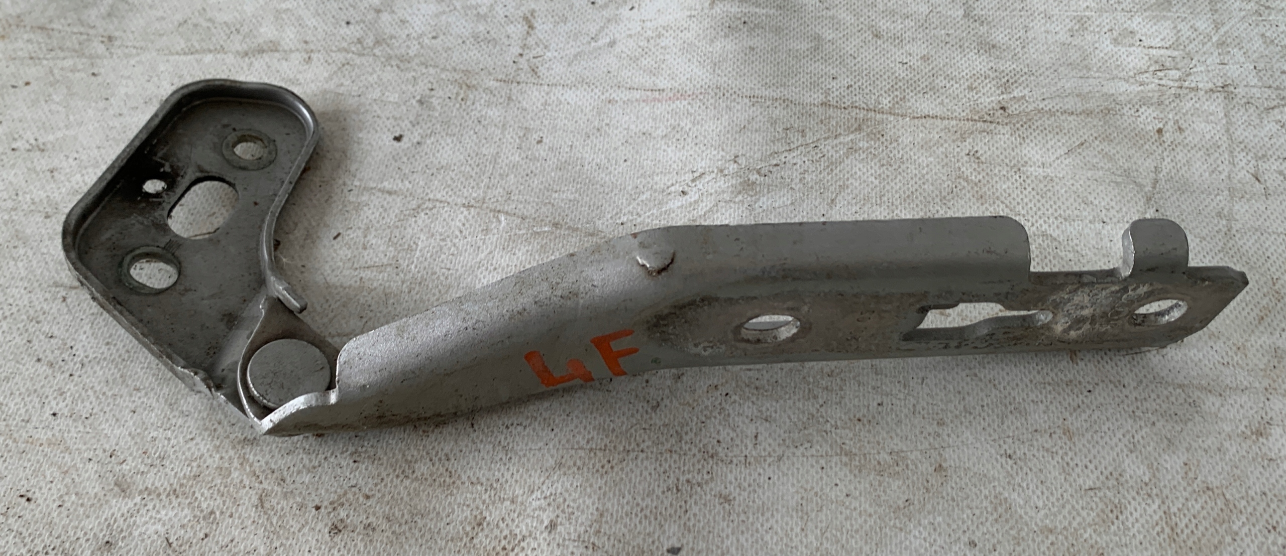 # hinge bonnets right + left AUDI A6 C6