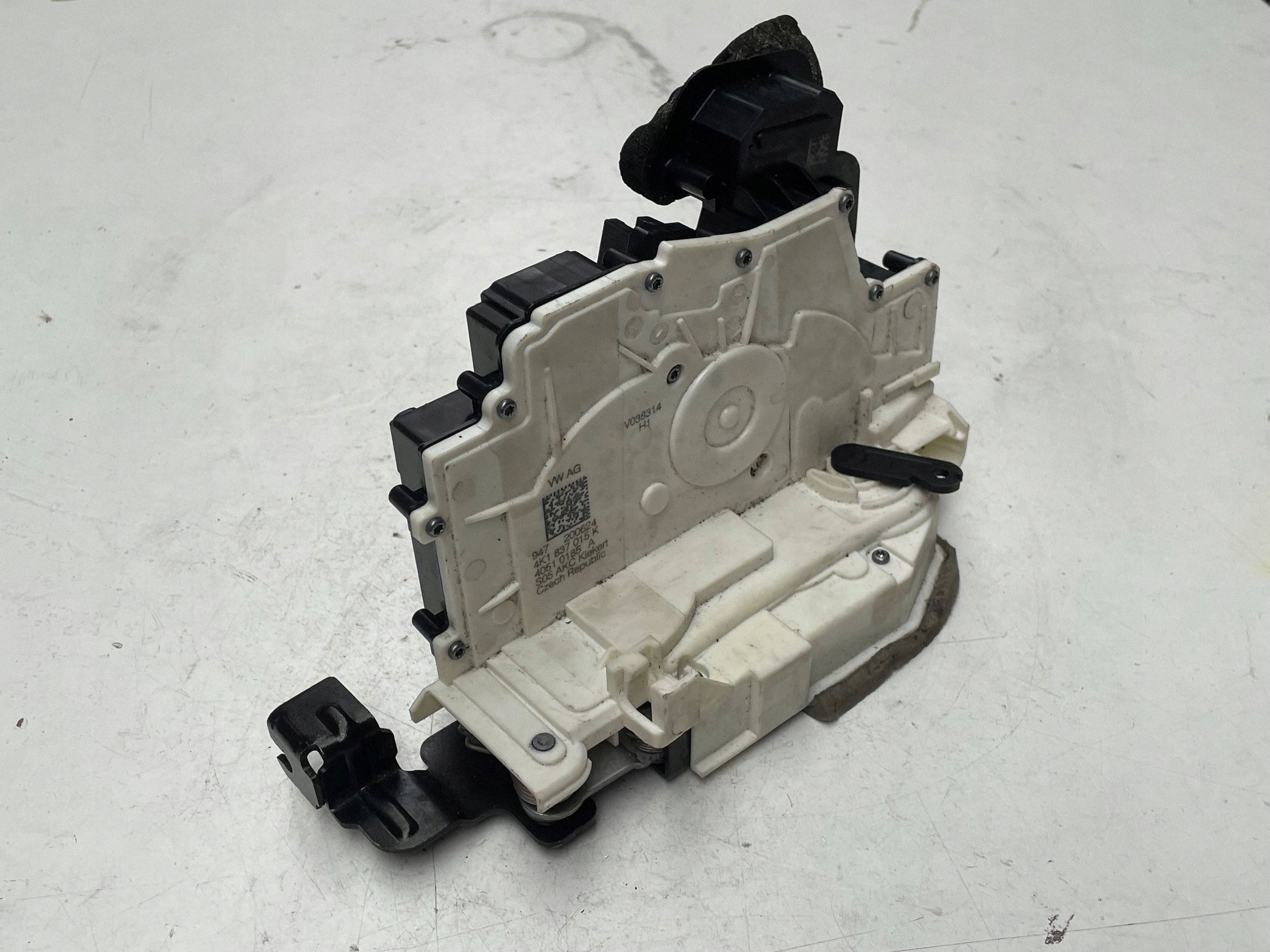 lock door przednich Audi A6 S6 C8 4K 4K1837015K !J