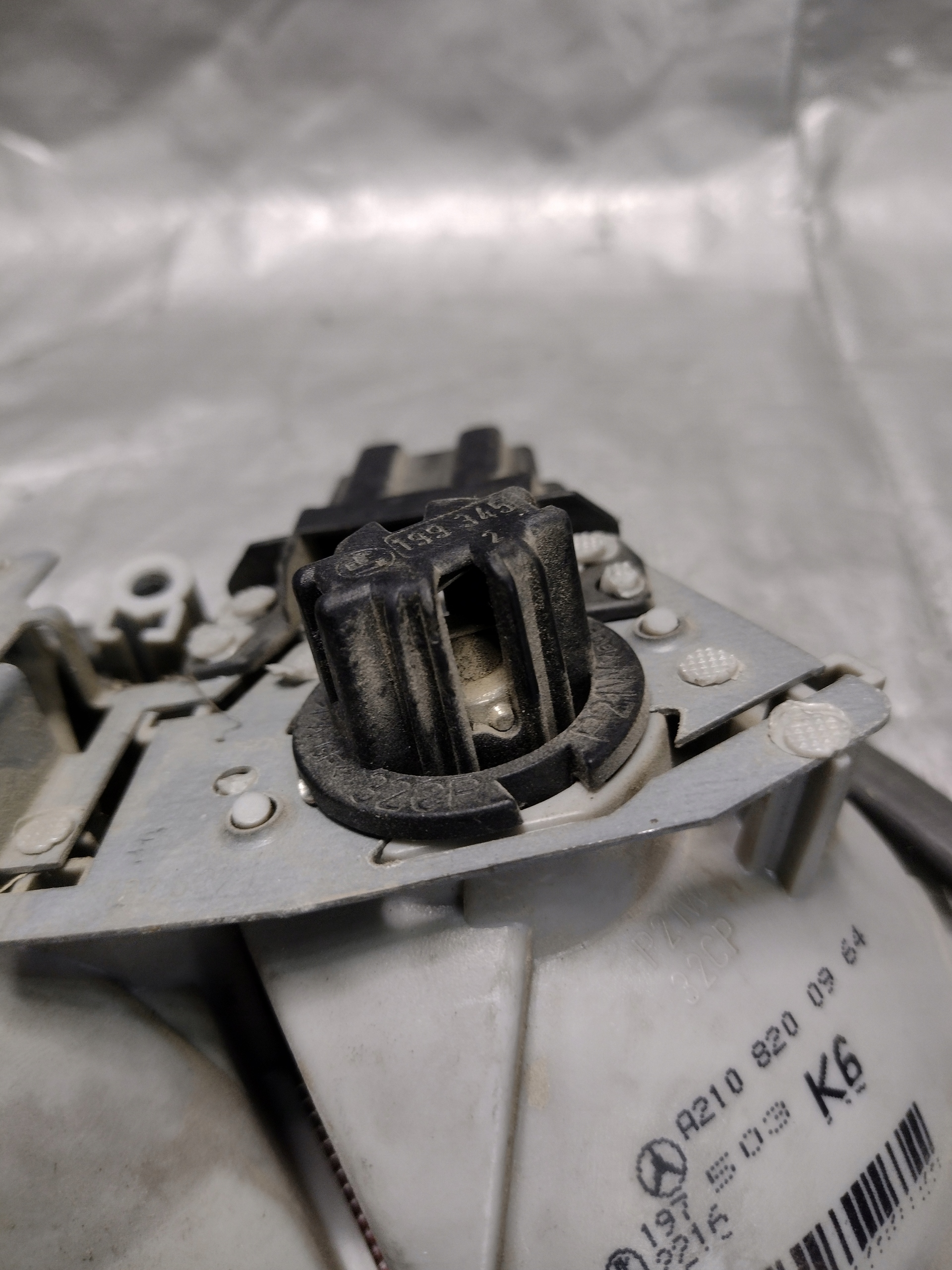 light rear left Mercedes W210 A2108200964