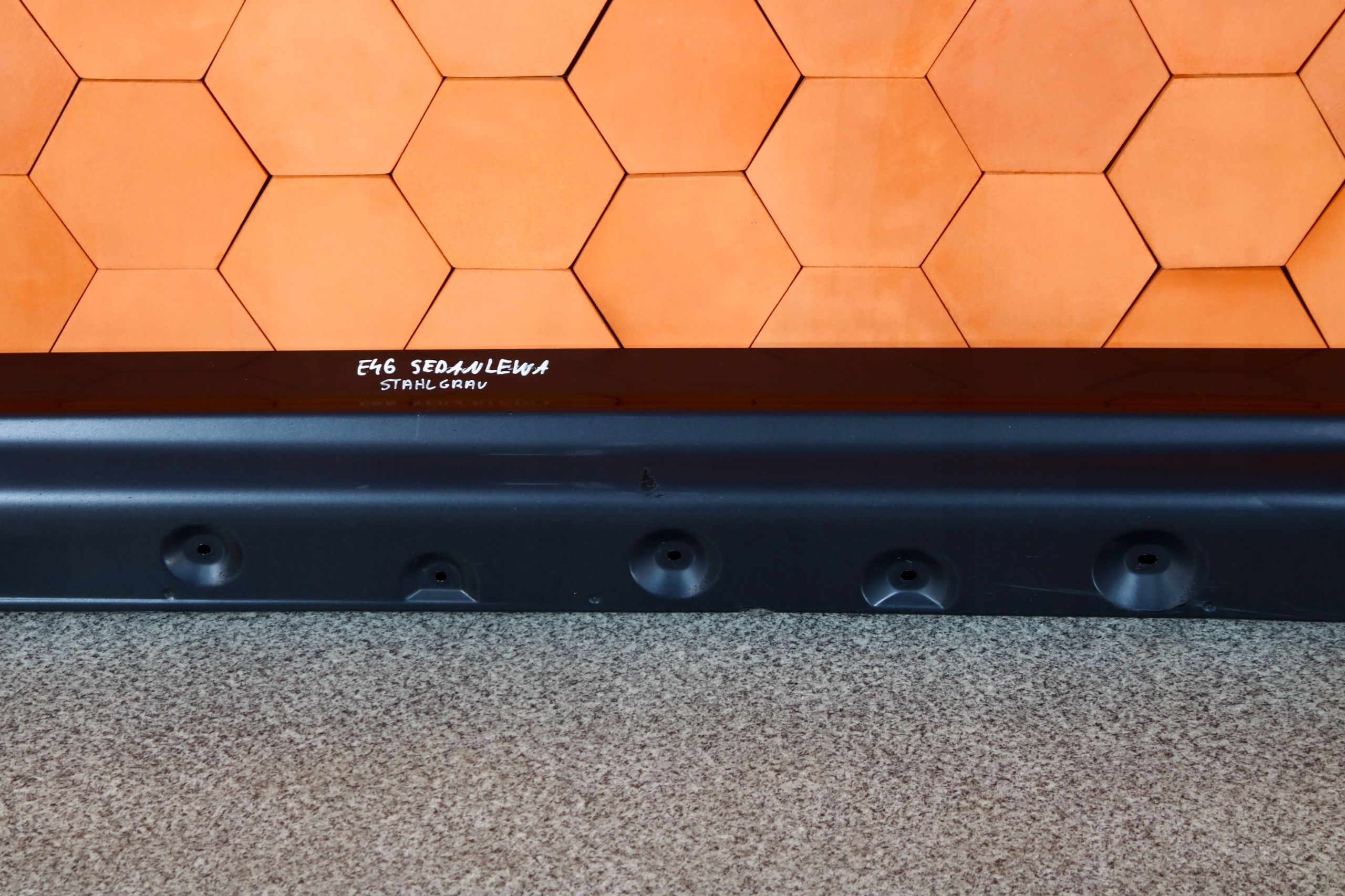 BMW E46 sedan KOMBI moulding threshold left 8209755