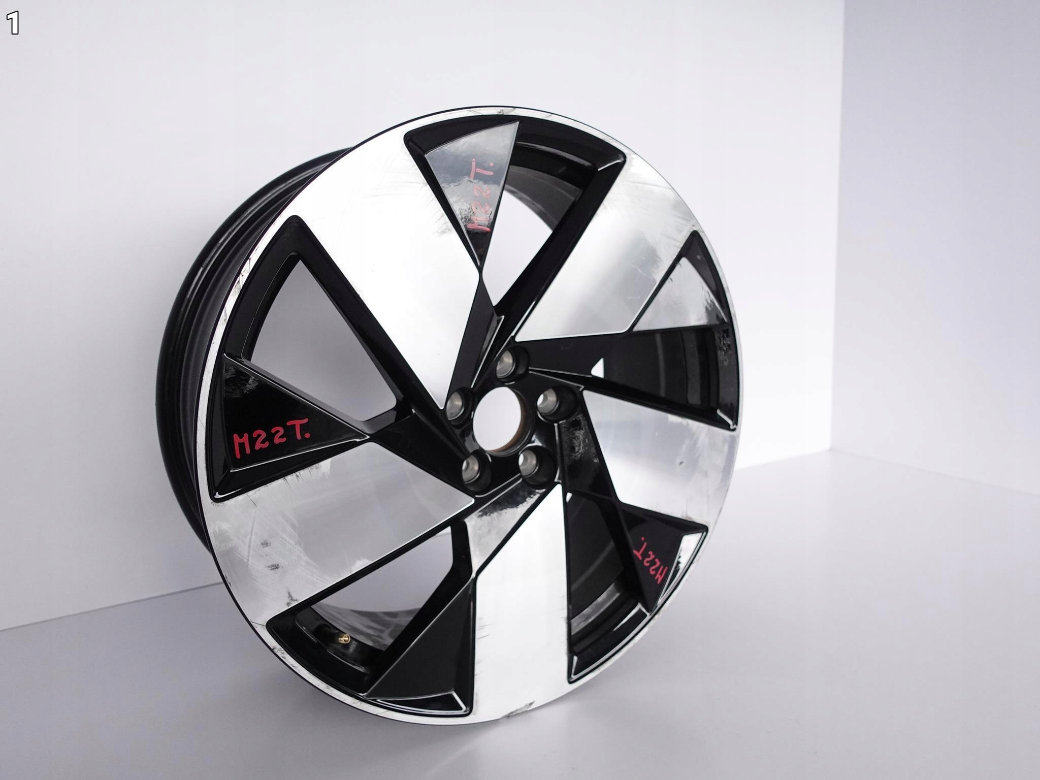 VOLVO XC40 disk 8JX20 ET50.5 5X108