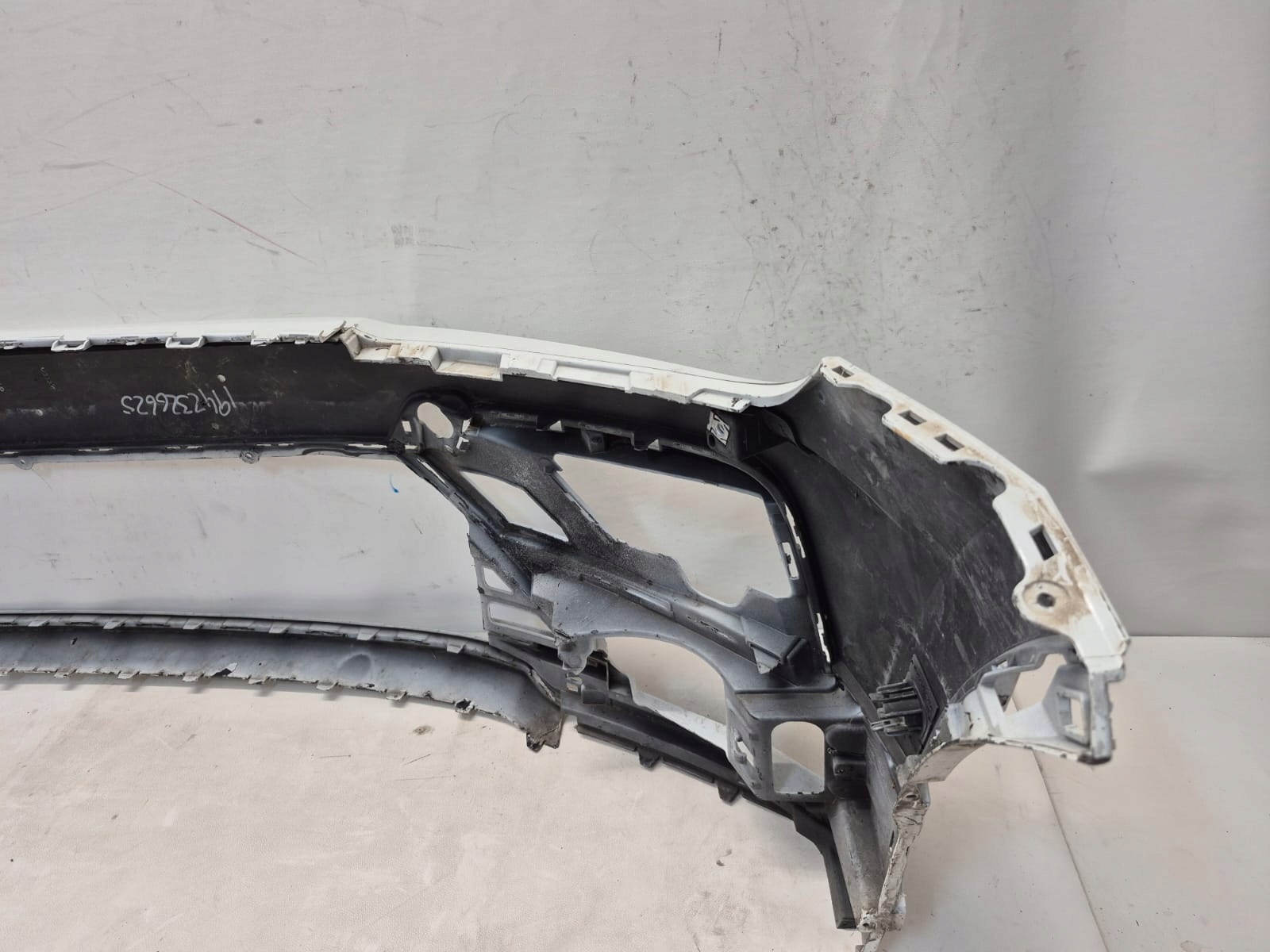VW TIGUAN II 2 R-LINE 16-20 bumper front front PDC