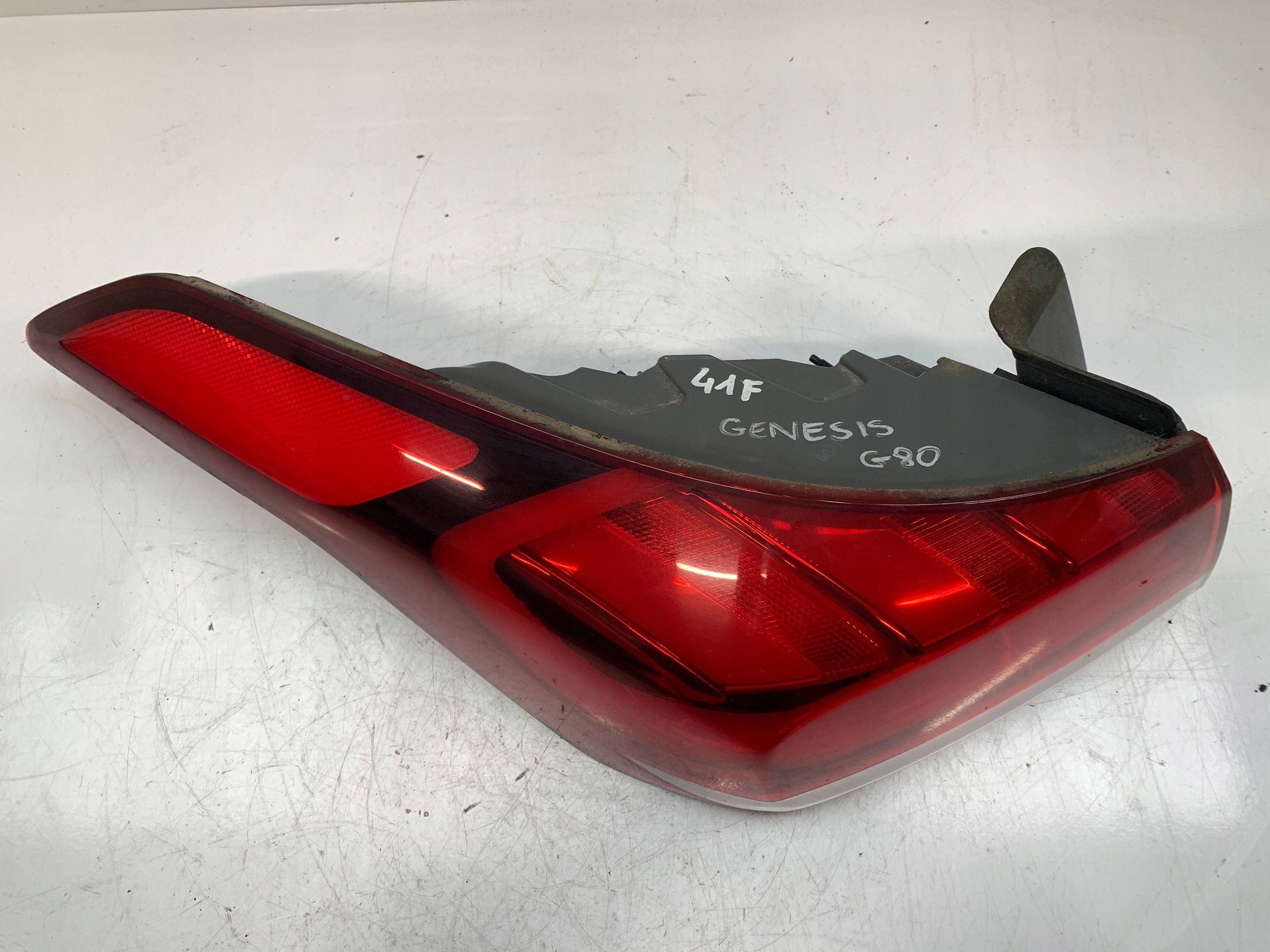 Hyundai Genesis G80 фонарь левый в крыло