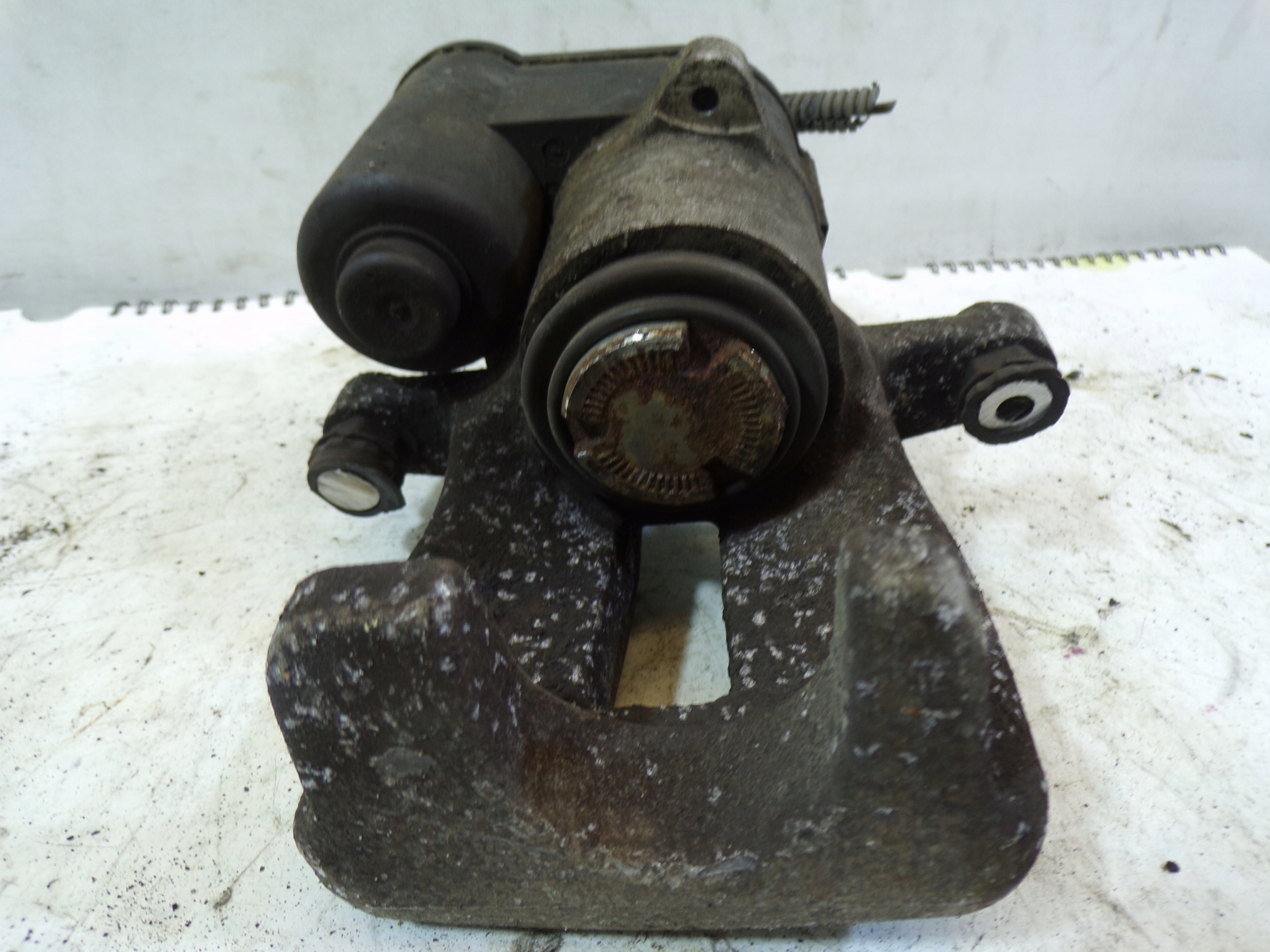 caliper brake left rear rear part electrical VOLKSWAGEN PASSAT B6 sedan
