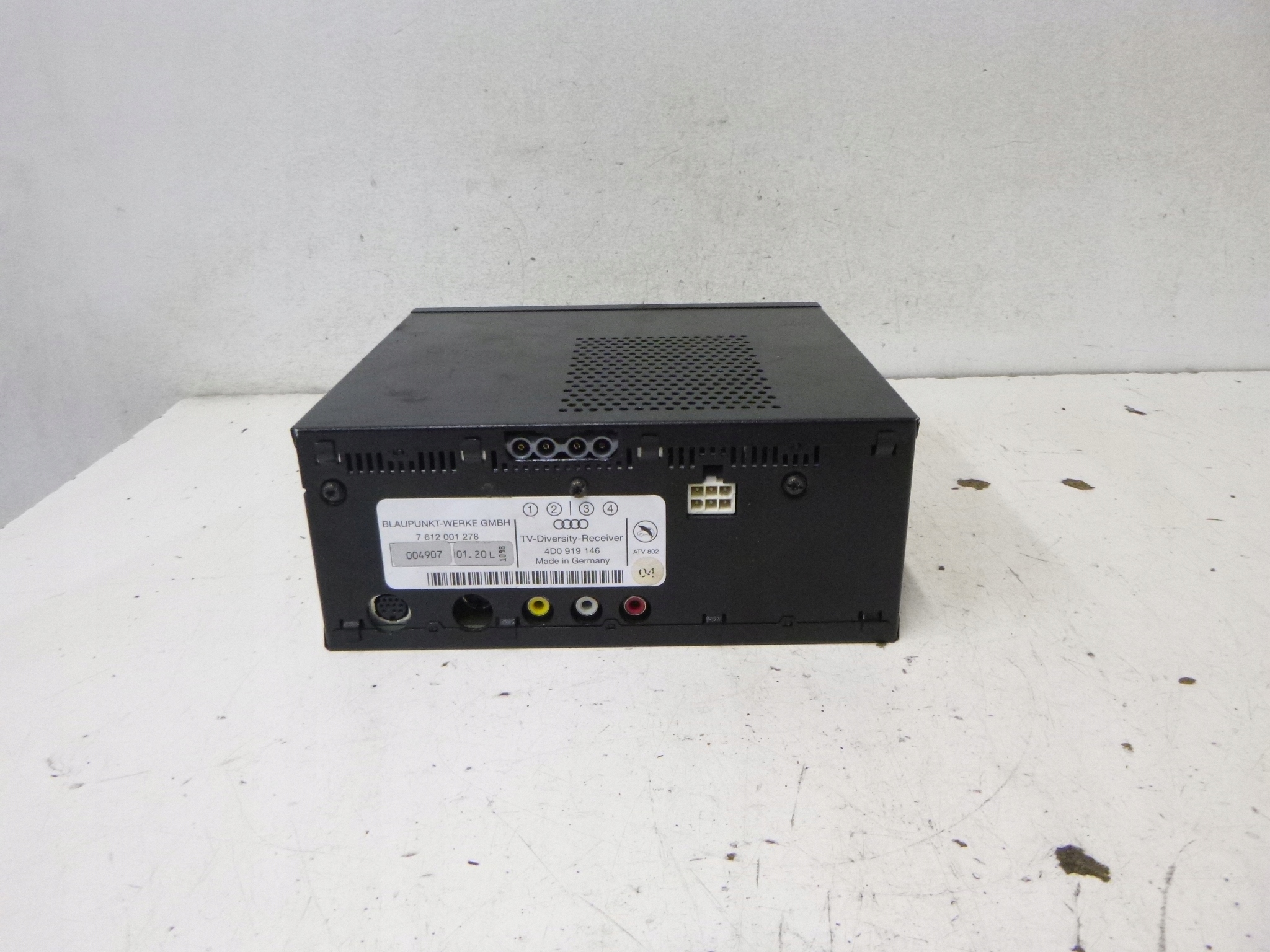 amplifier TUNER TV Audi A8 D2 98r.
