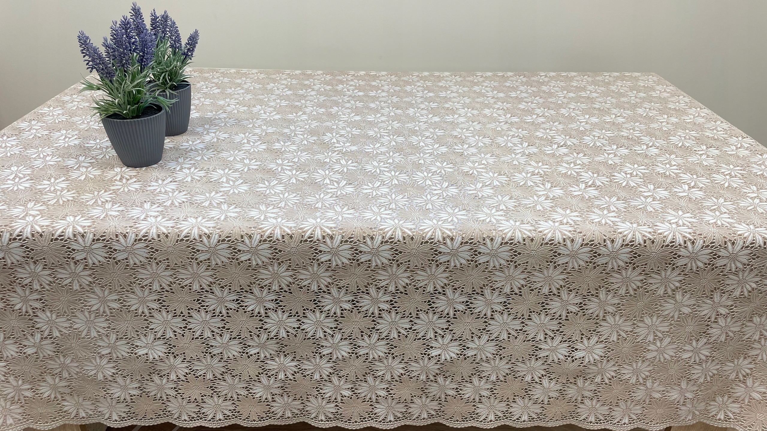 

Obrus Winylowy Z Koronki Pvc Beż 138x160 cm