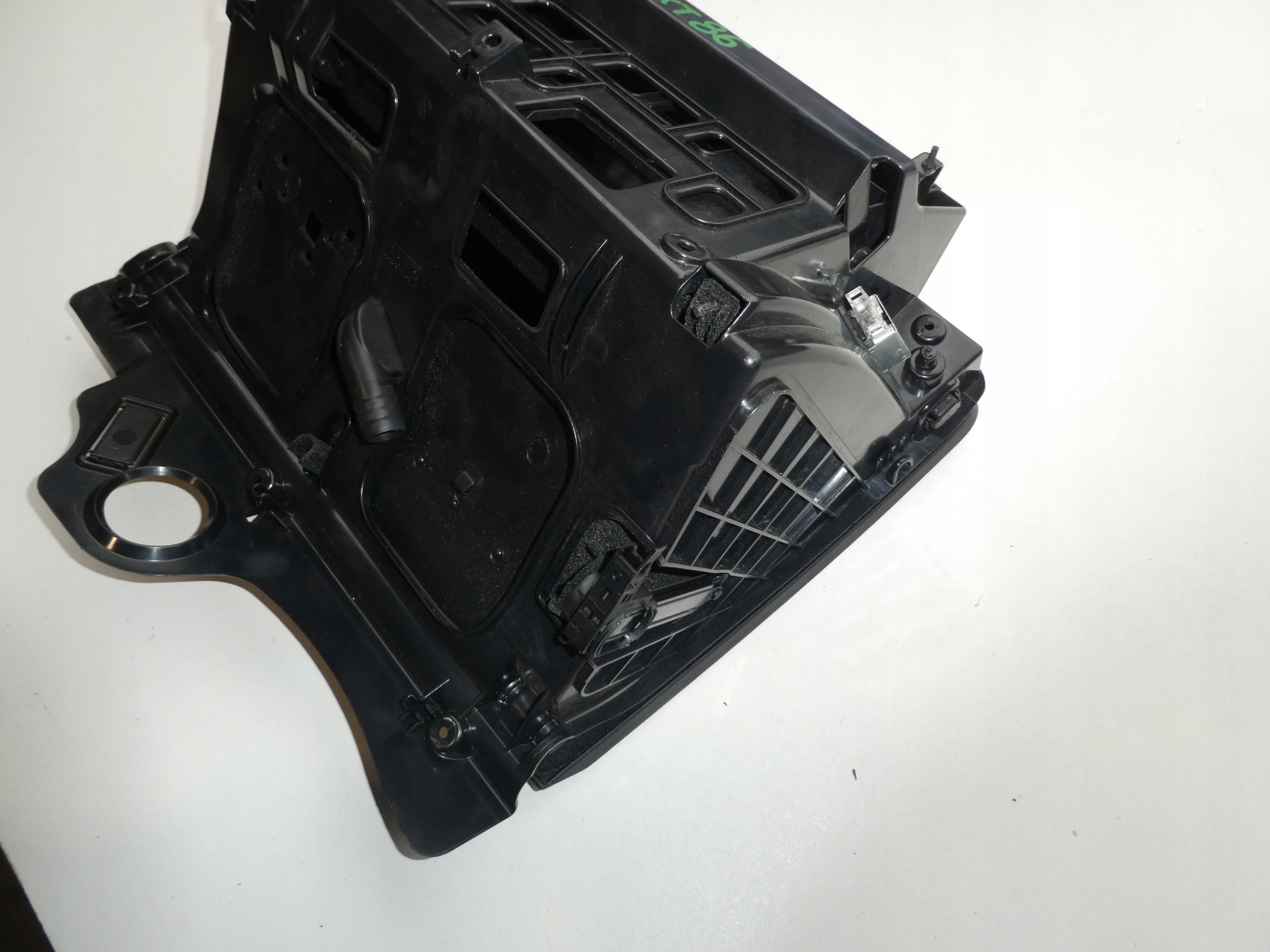 бардачок пассажира vw PASSAT B7 3C1857101L