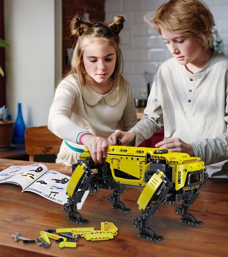 ROBOT KLOCKÓW ZDALNIE STEROWANY PIES RC 886 ELEMENTÓW MOULD KING Wysokość produktu 32 cm