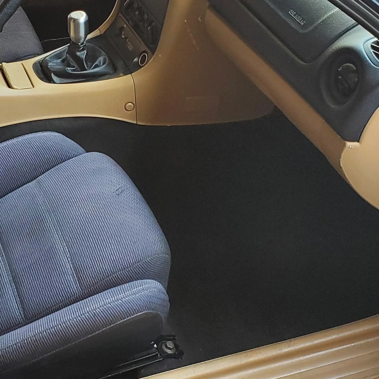 Auto Shine Black Carpet Dye 1L Czarna Farba do Renowacji dywaników dywanów Producent Inny