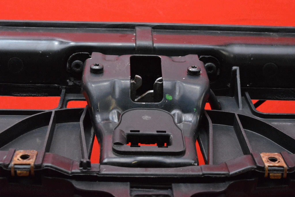 support panel for radiators pillar lock blinds air line 1857514007 BMW E87 1.6i 122 KM LIFT