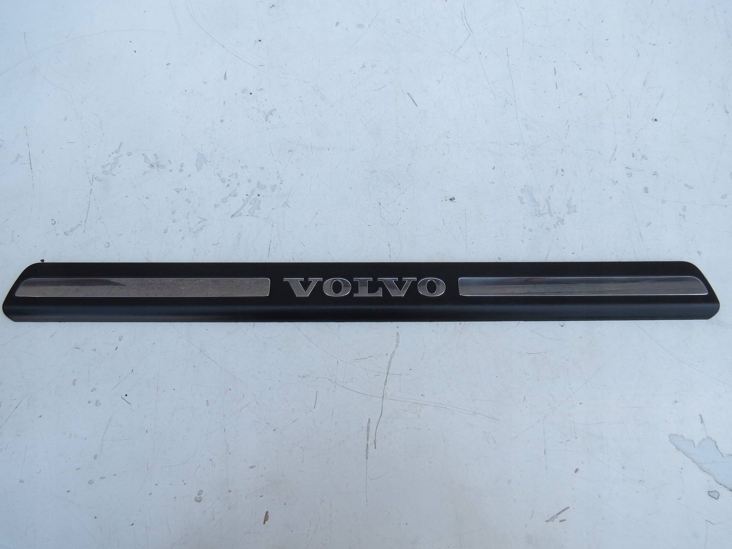 moulding cap threshold front VOLVO XC70 II AWD 2.4D 185KM 8659960