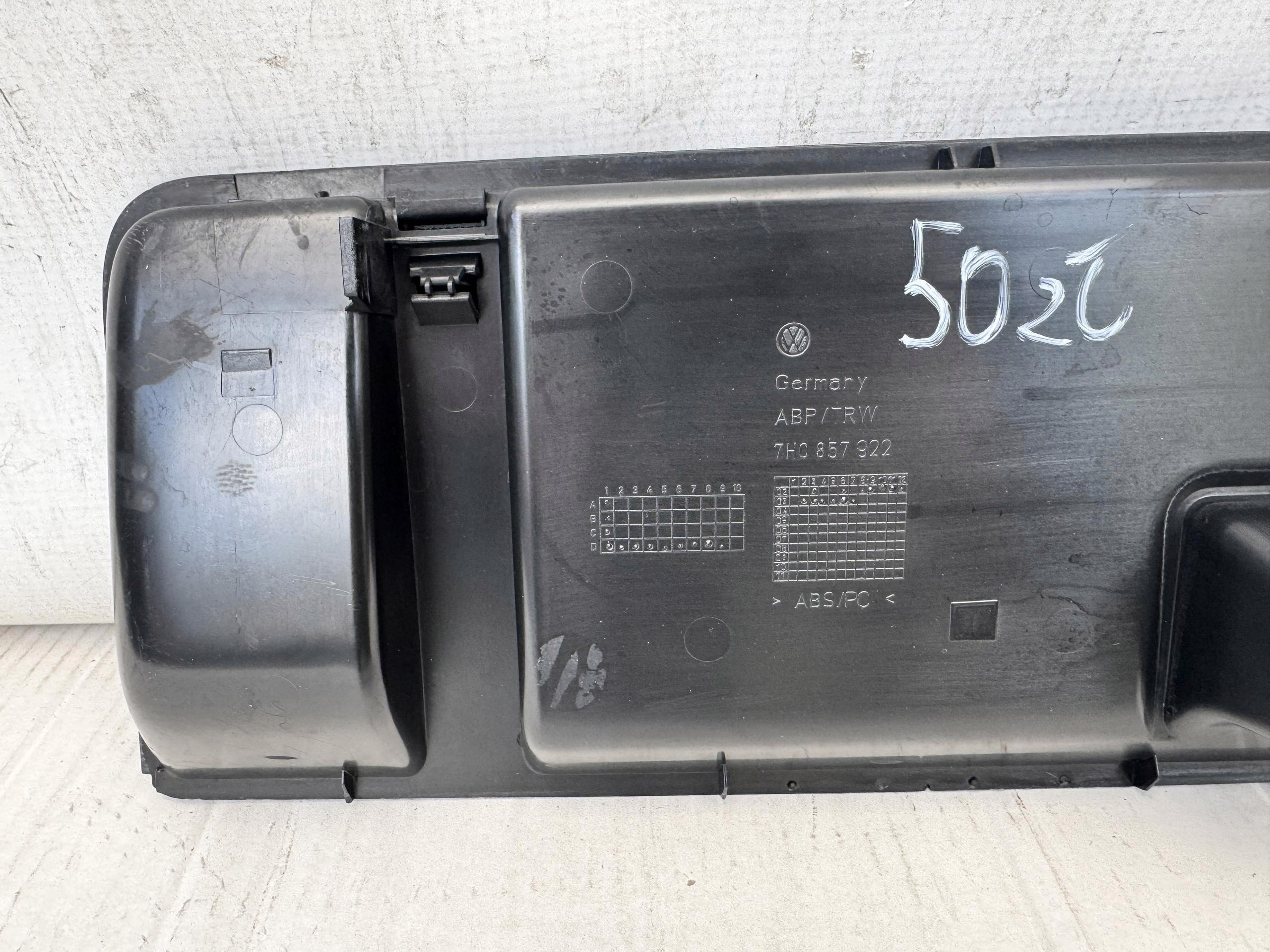 VW TRANSPORTER T5 03- plato passenger compartment for DESKE distribution black 7H0857922