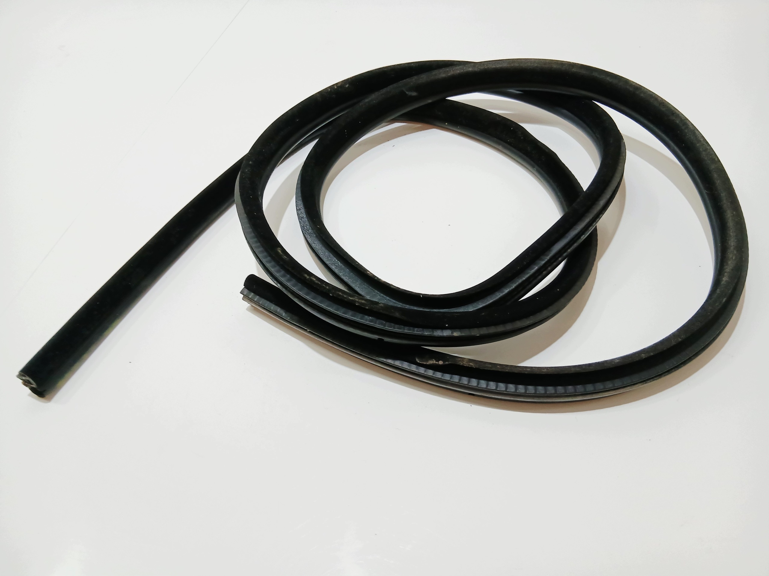 gasket door right front BMW E60 E61 OE tyres ZAMSZ (0001025)