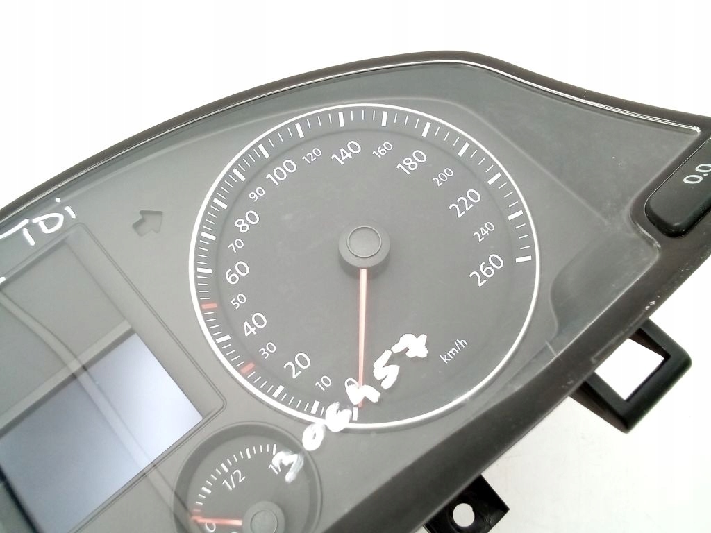 VW Jetta dials dials predkosciomierz 1K0920863B