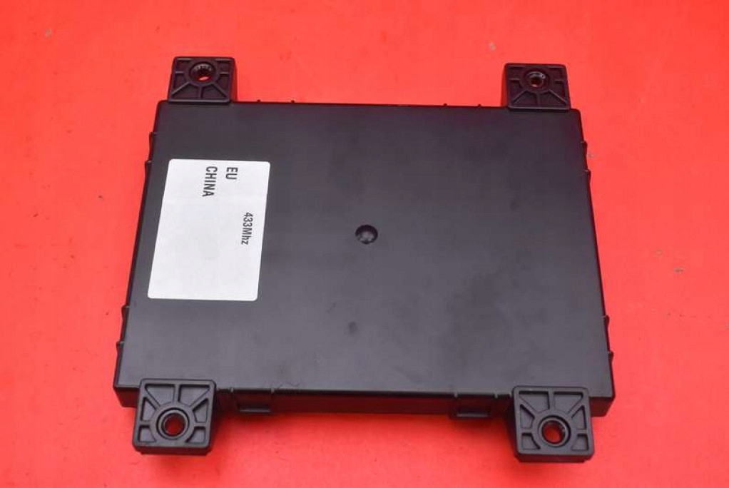 control unit module BCM 1010907-00-G TESLA MODEL S LIFT PERFORMANCE 16-21