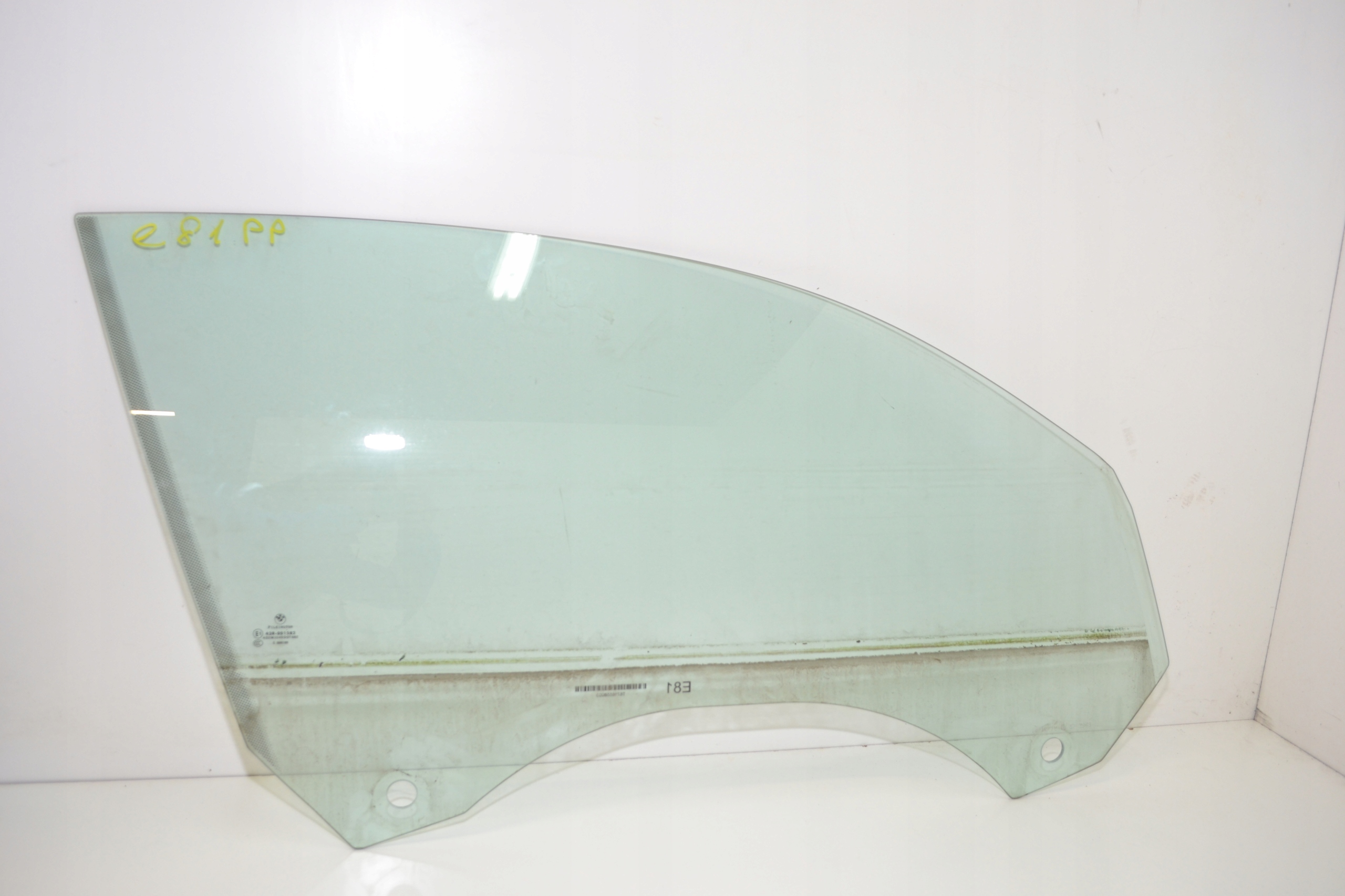 Szyba prawy przód pasażera BMW e81 e82 AS2