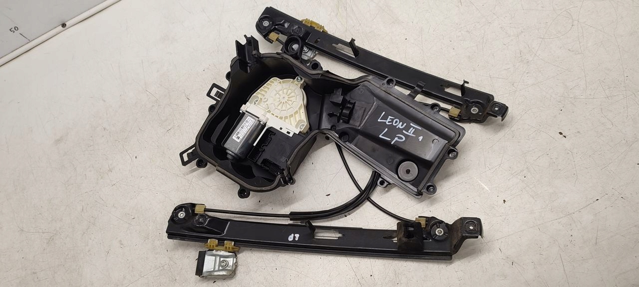 window regulator left front Seat Leon II LIFT 1,2 TSI
