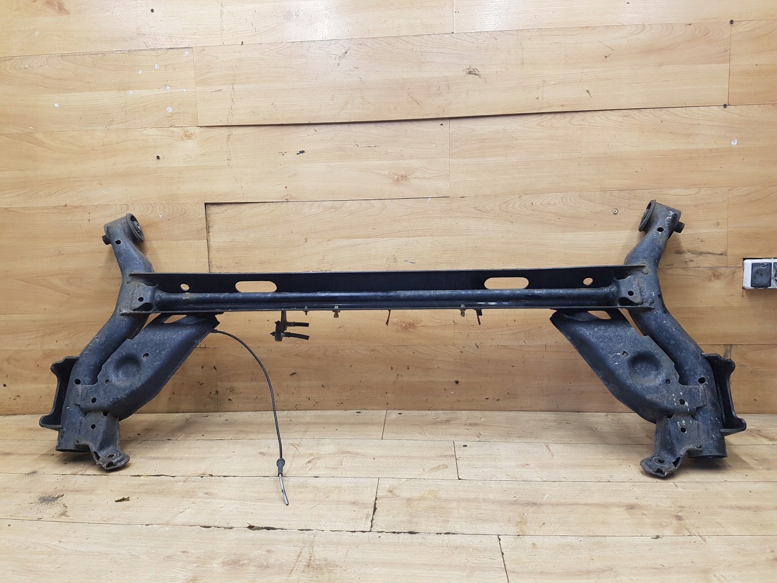 BELKA ZAWIESZENIA TYŁ NISSAN SENTRA VI B16