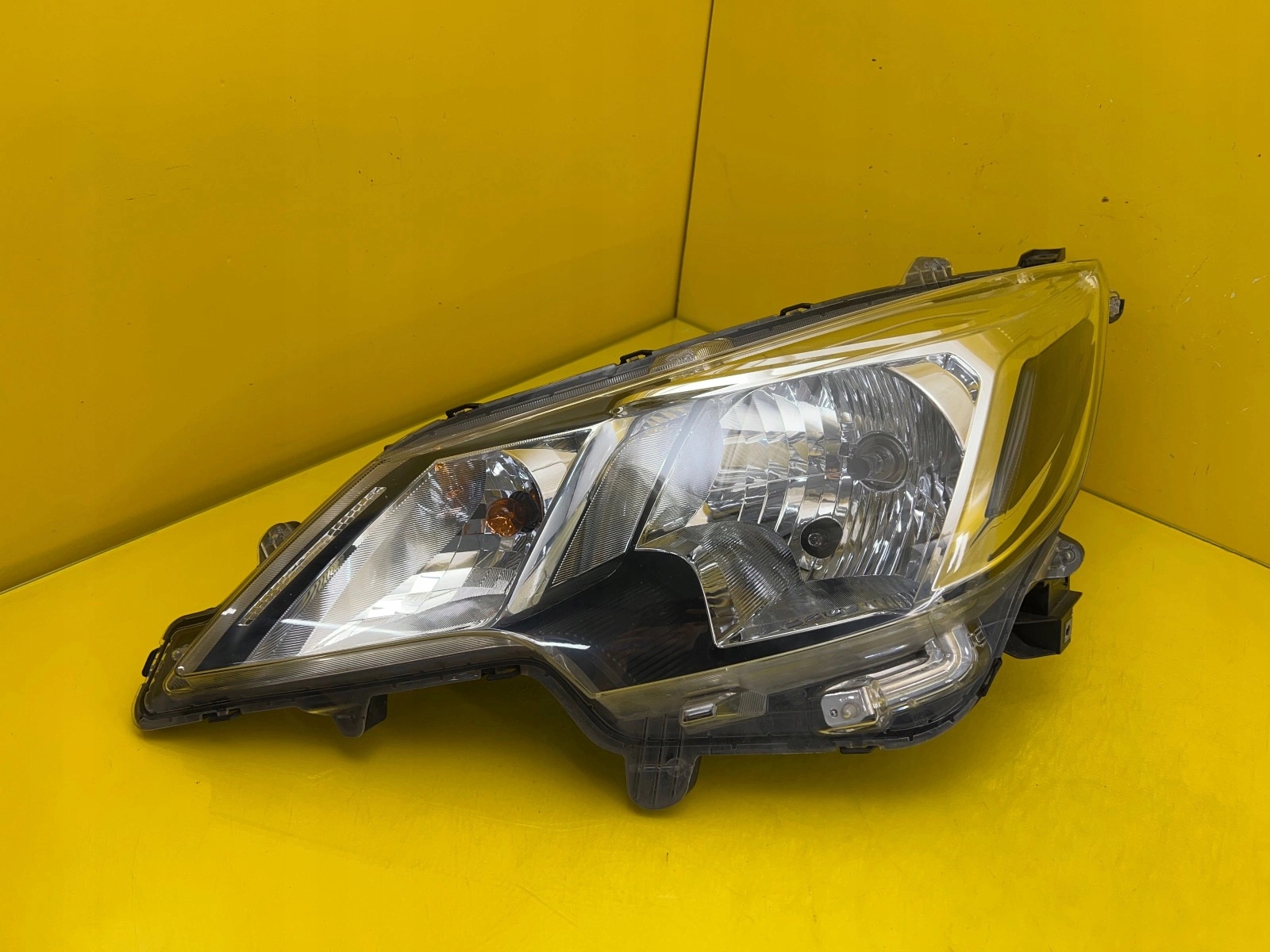 light left front Mitsubishi Space Star II Lift 19