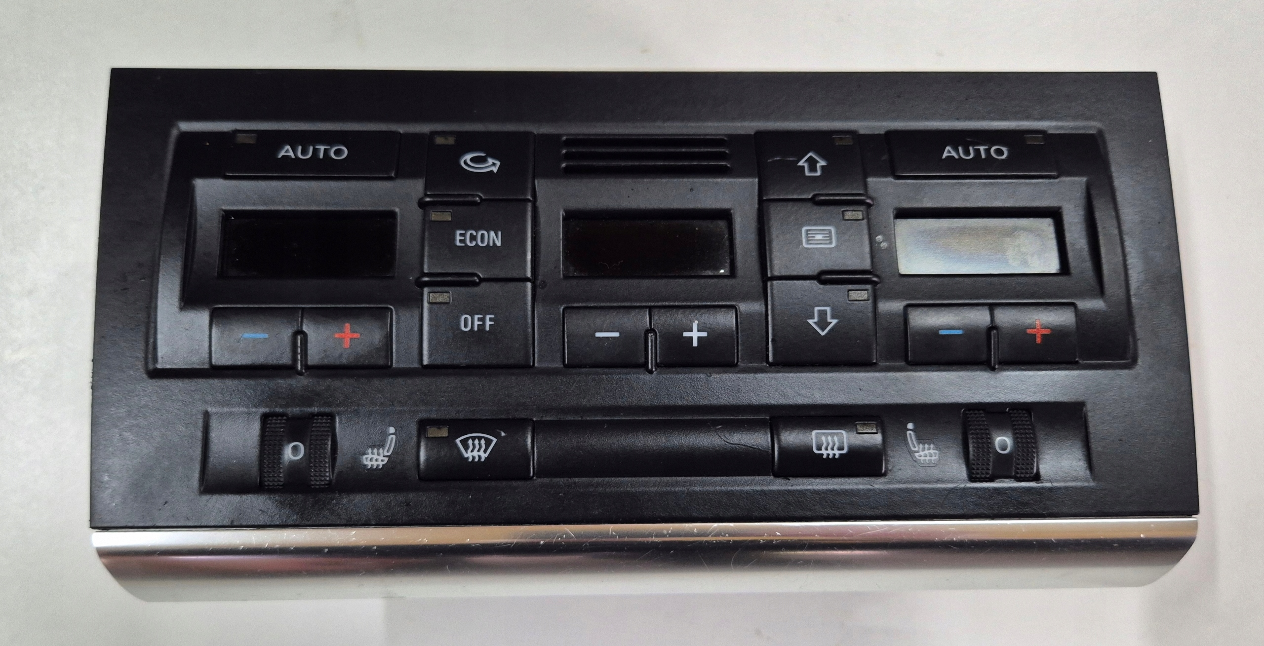 панель кондиционера Audi A4 B7 8E0820043AK 1DIN