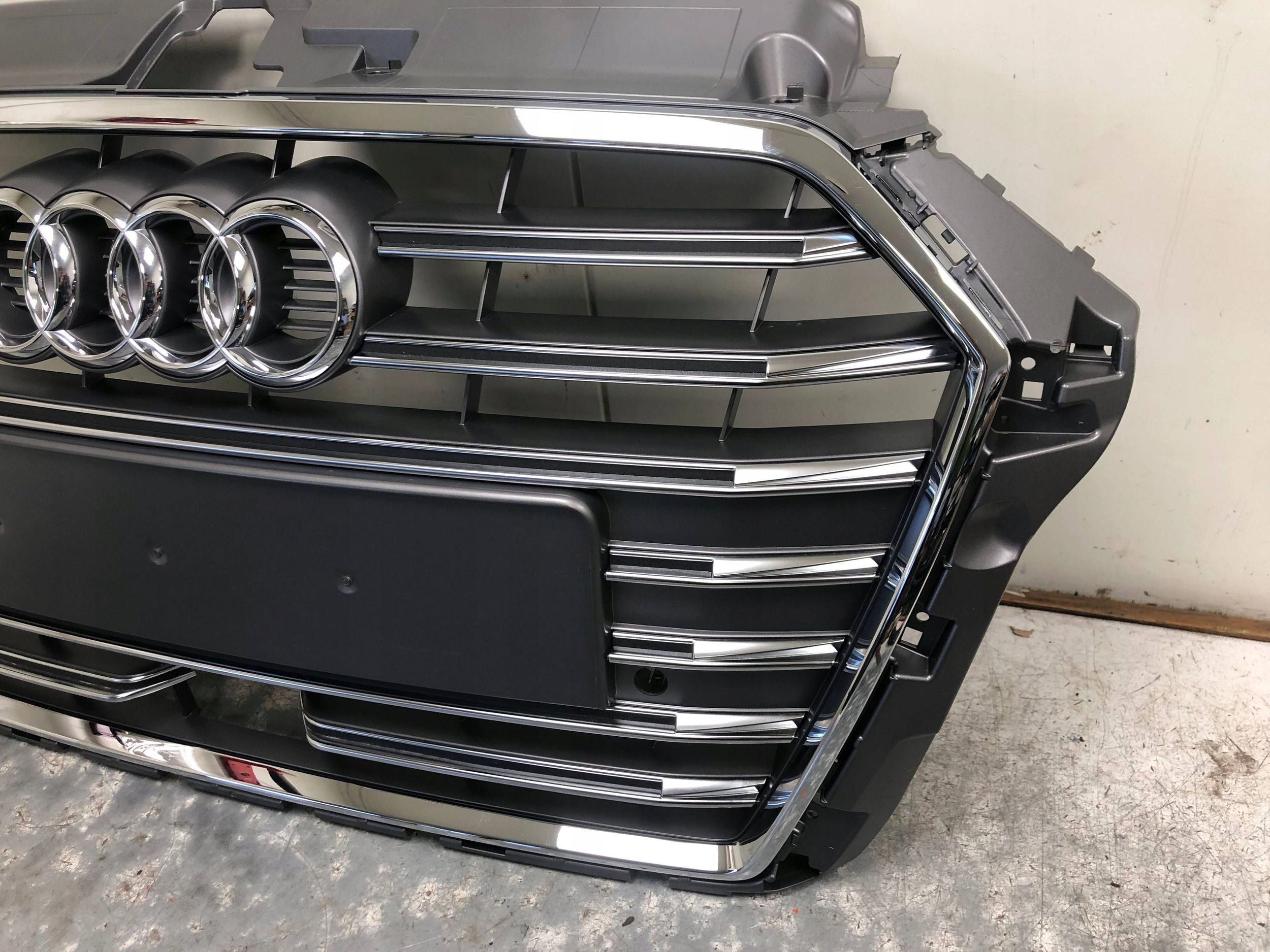 maska maska PDC ispod RADAR AUDI S3 8V LIFT 8V3853651AE
