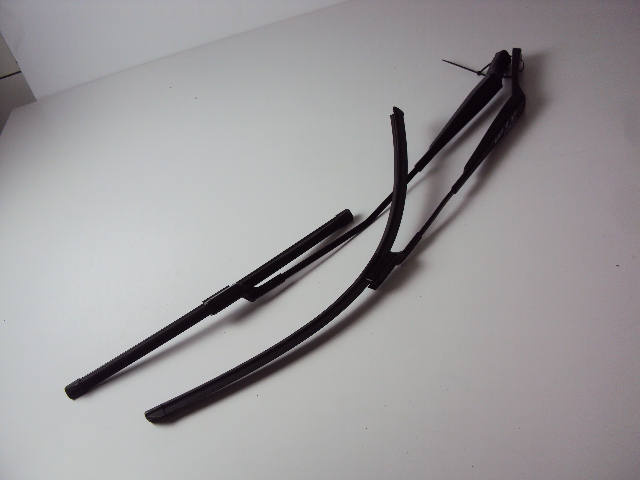 ВАЖЕЛІ СКЛООЧИСНИКА VW GOLF VIII HB