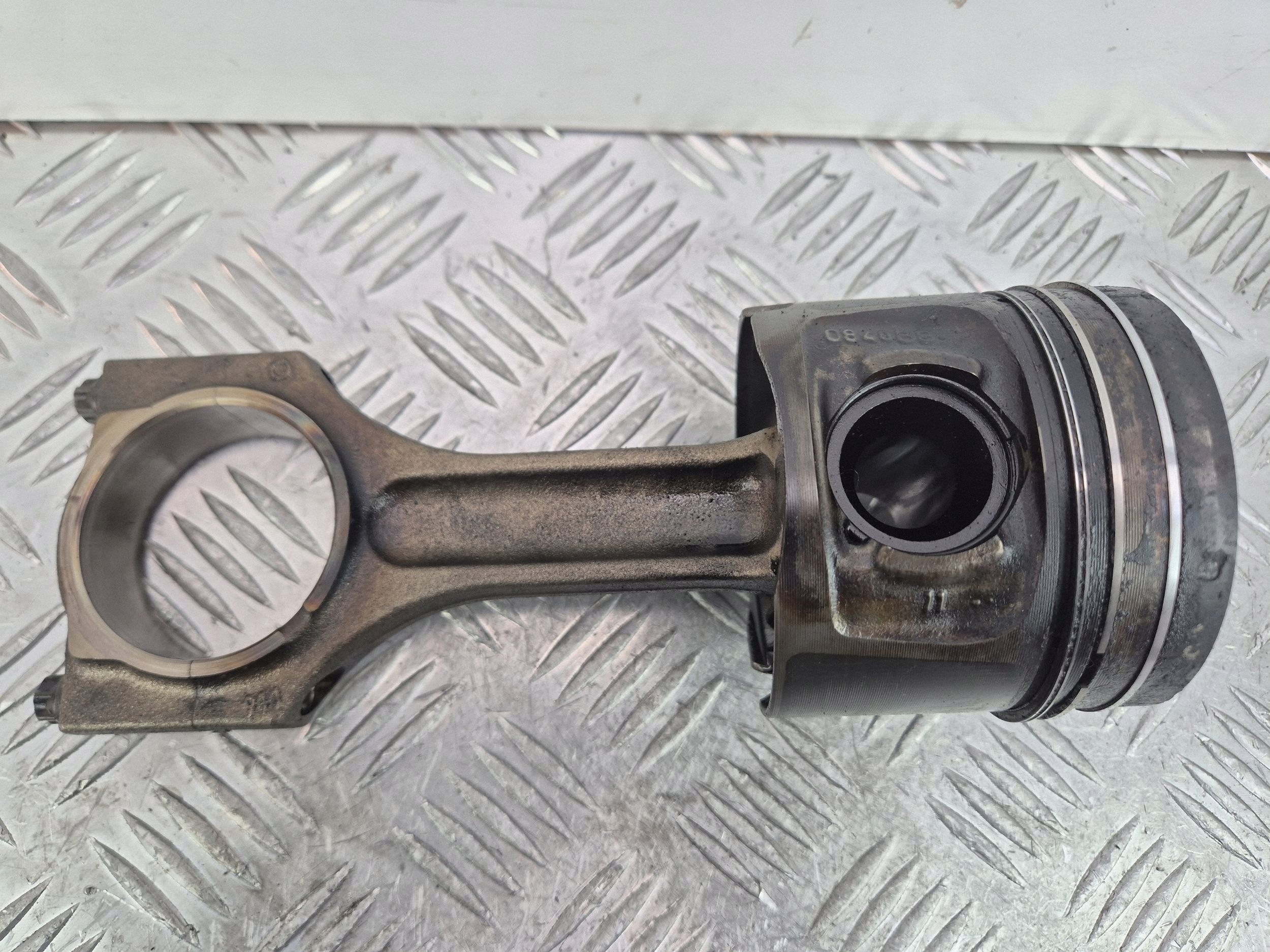 piston avec bielle BMW 1 E81 116d 0840BB N47D20A