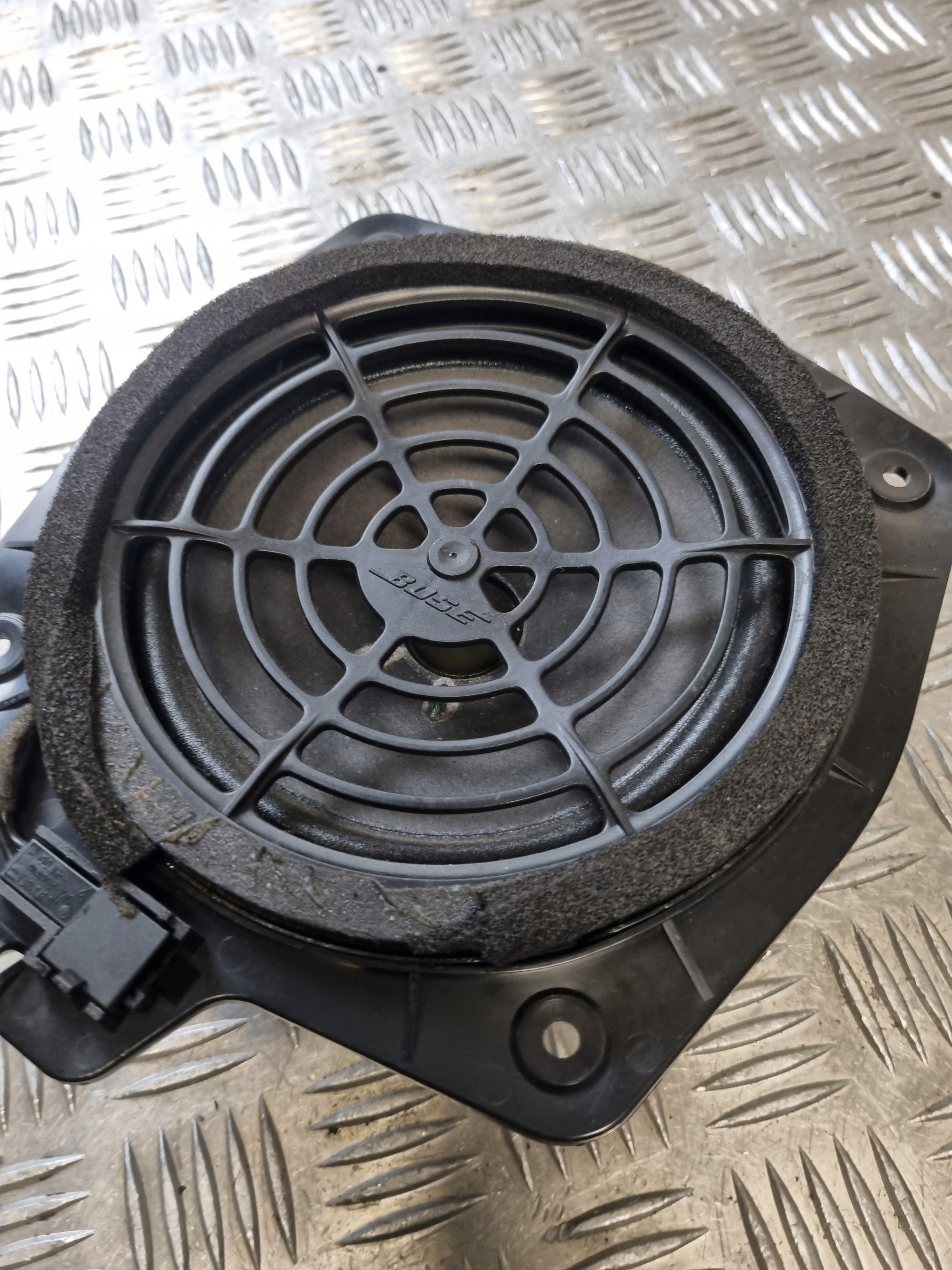 speaker left rear part BOSE AUDI A4 B6 CABRIO