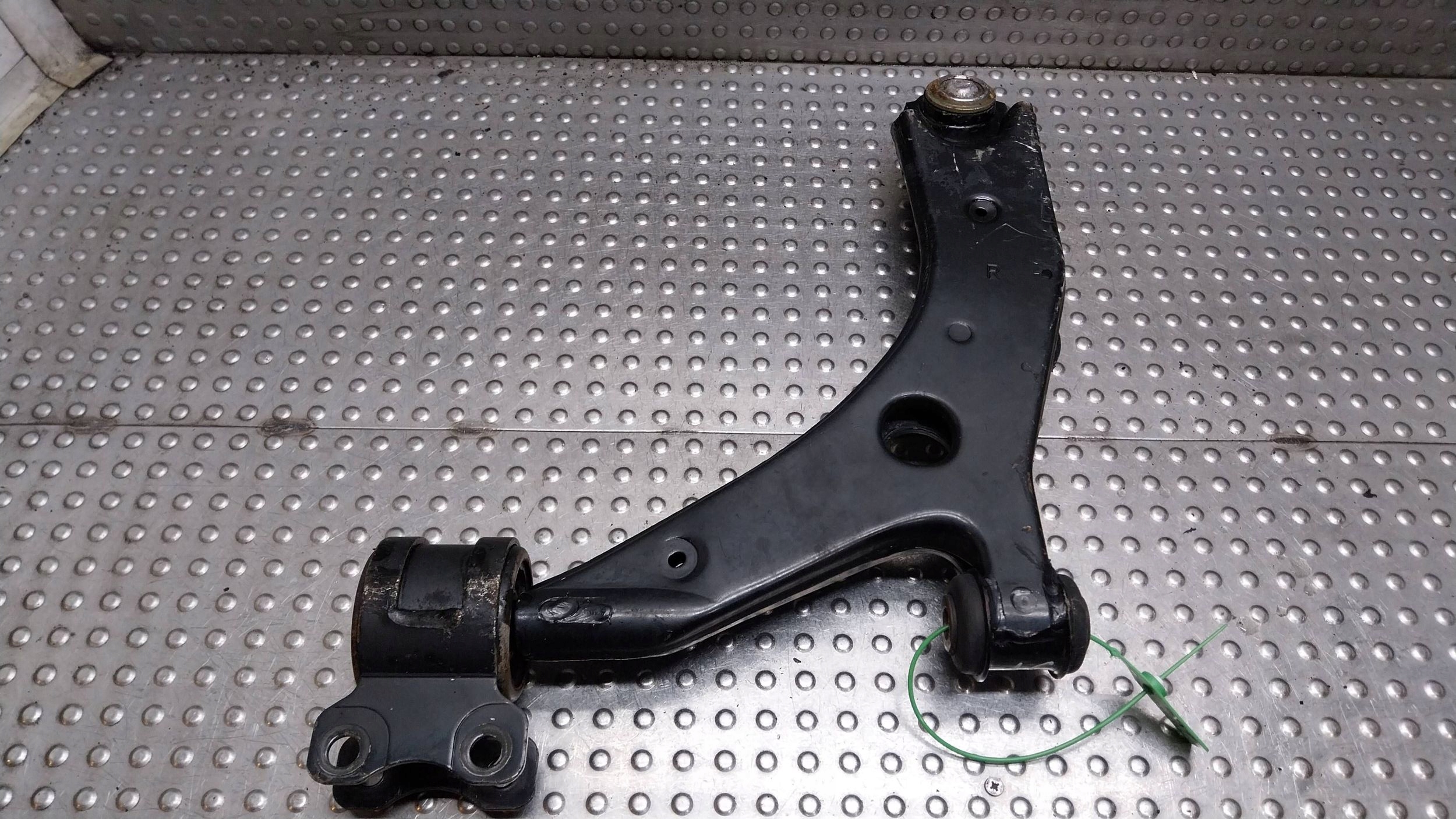 arm right front 3M51-3A423-AF FORD FOCUS MK2 C MAX MK1 VOLVO C30 S40 V50