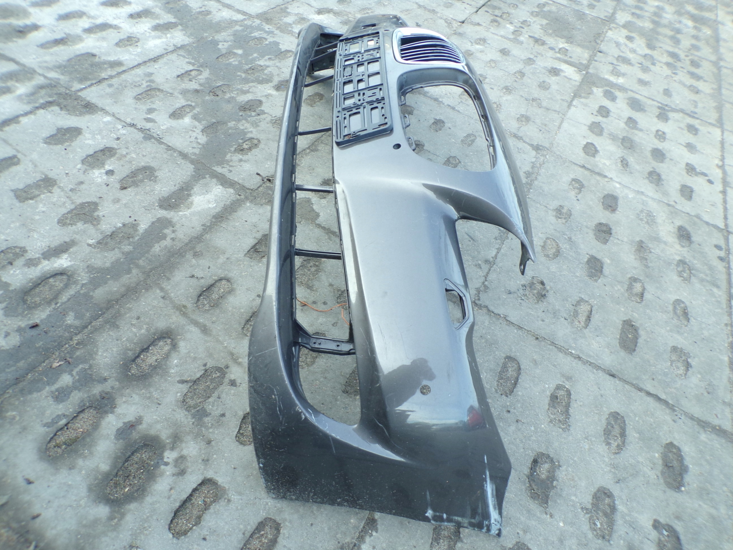front bumper front BMW F10 F11 WERSJA below washers and PDC