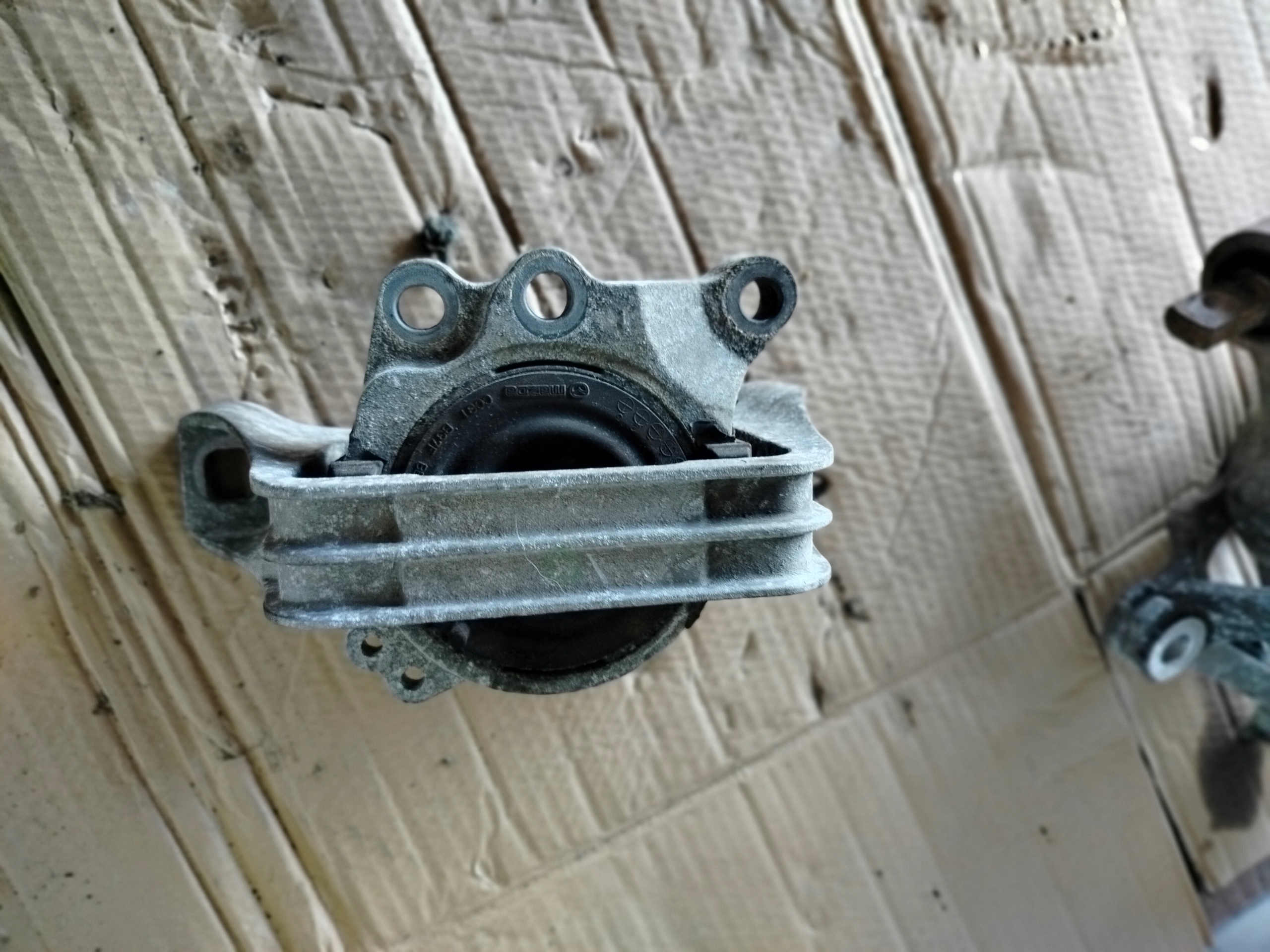 MAZDA 3 airbag engine mount 2.2 D BL 09-13R