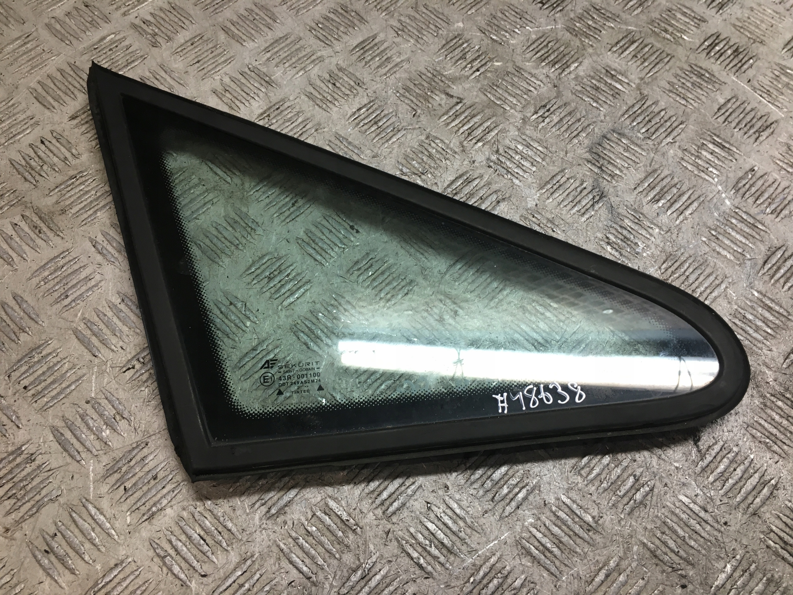 ALHAMBRA I LIFT SZYBA TRÓJKĄT PRAWY PRZÓD