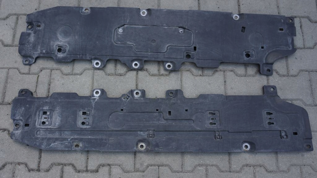 VOLVO S90 V90 XC60 XC90 II - right cover chassis