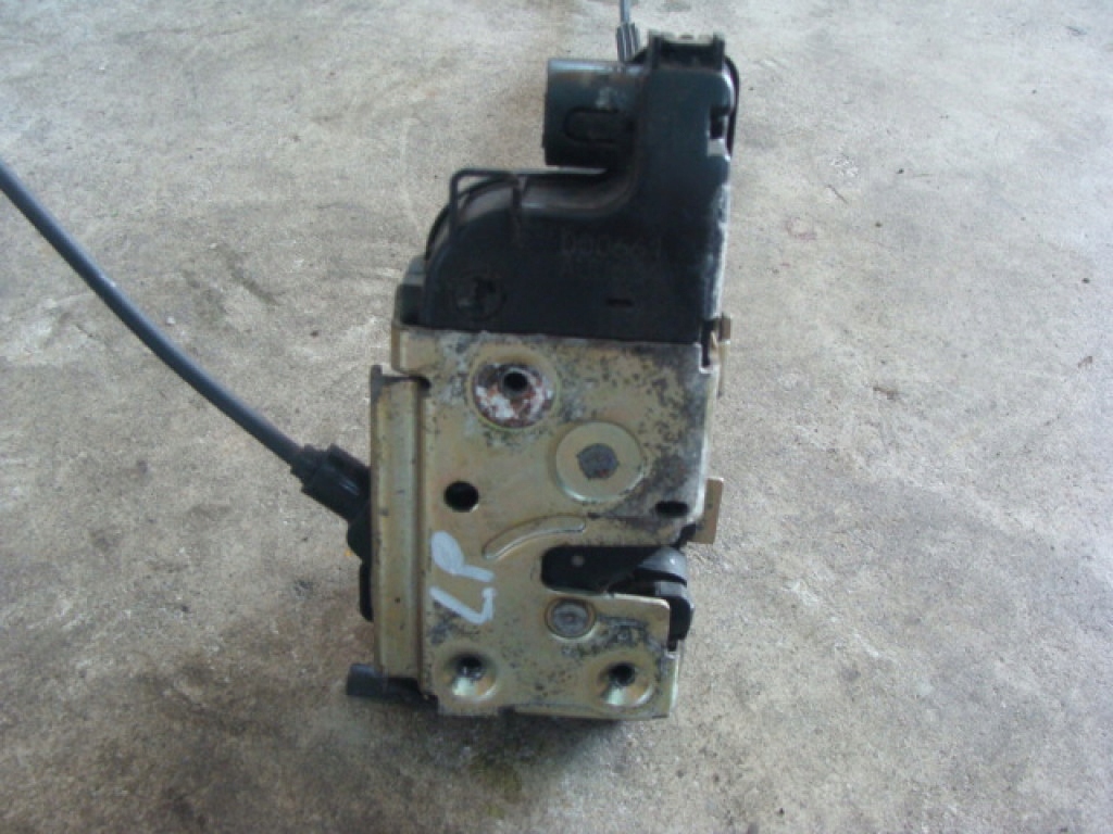 ZAMEK PRZEDNI LEWY RENAULT LAGUNA 4 PINY 01R