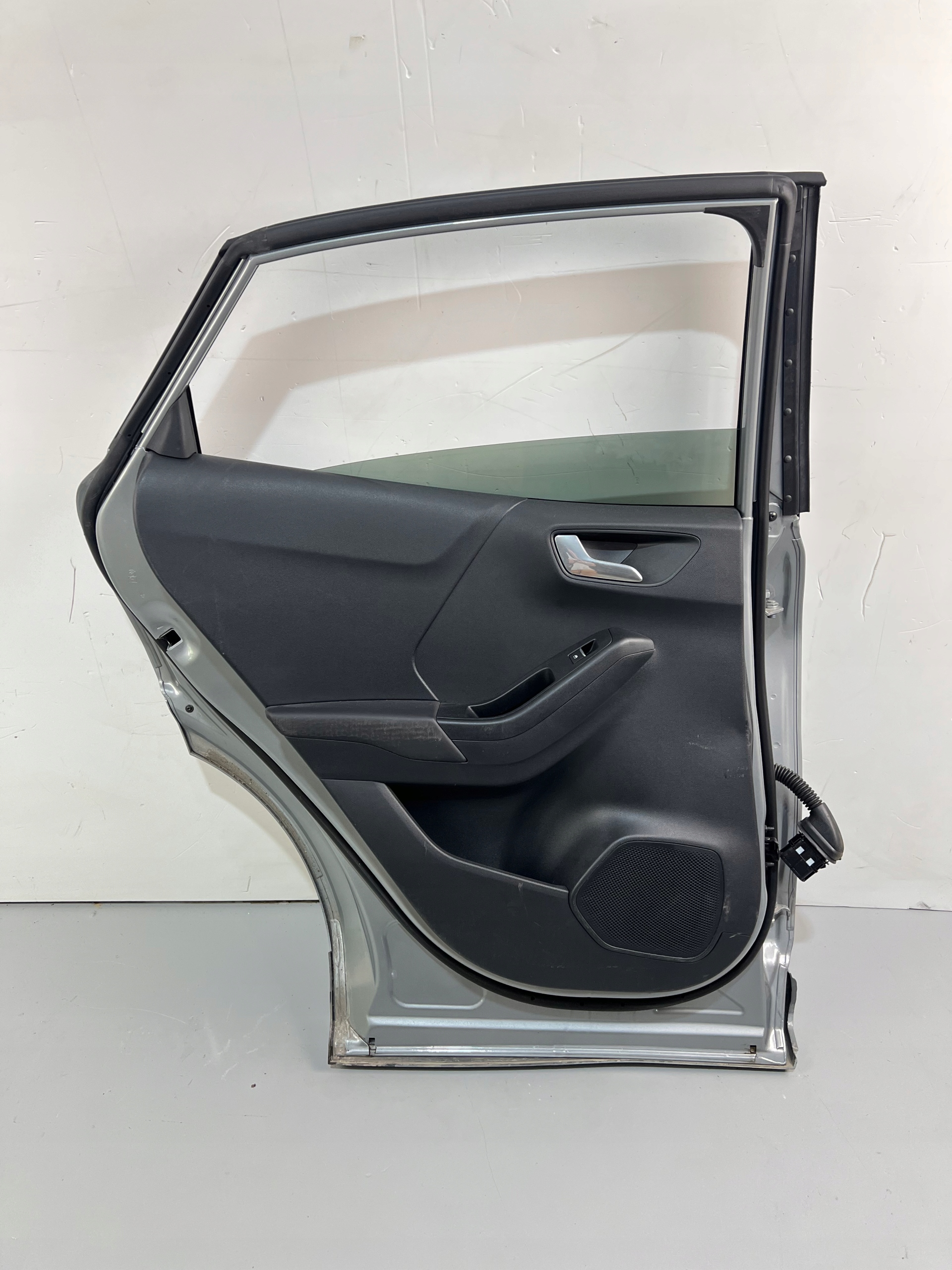 door left rear. FORD PUMA II MK2 ST-LINE LIFT SOLAR SILVER