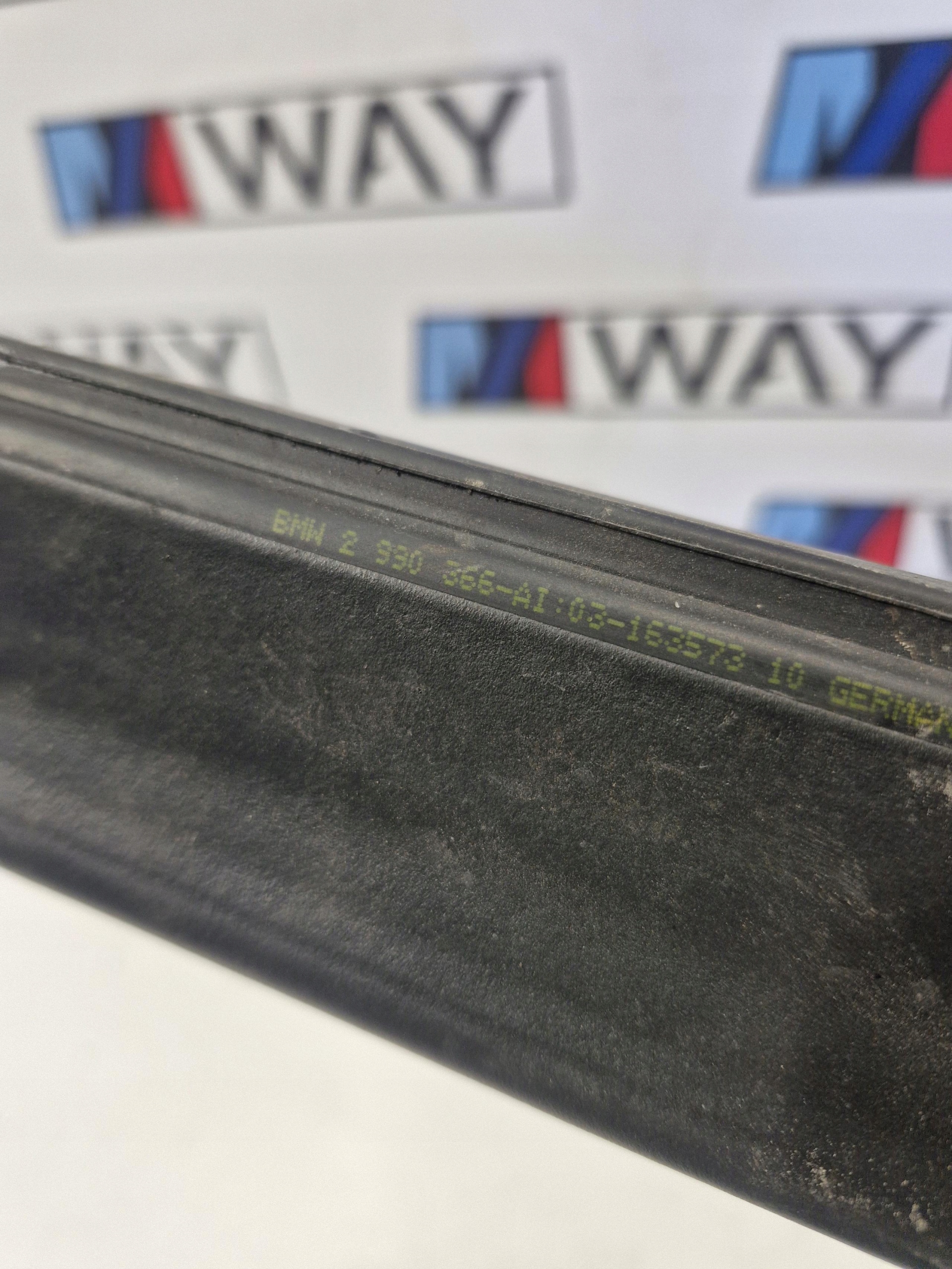 2990366 BMW X1 E84 gasket bonnets under the window rear
