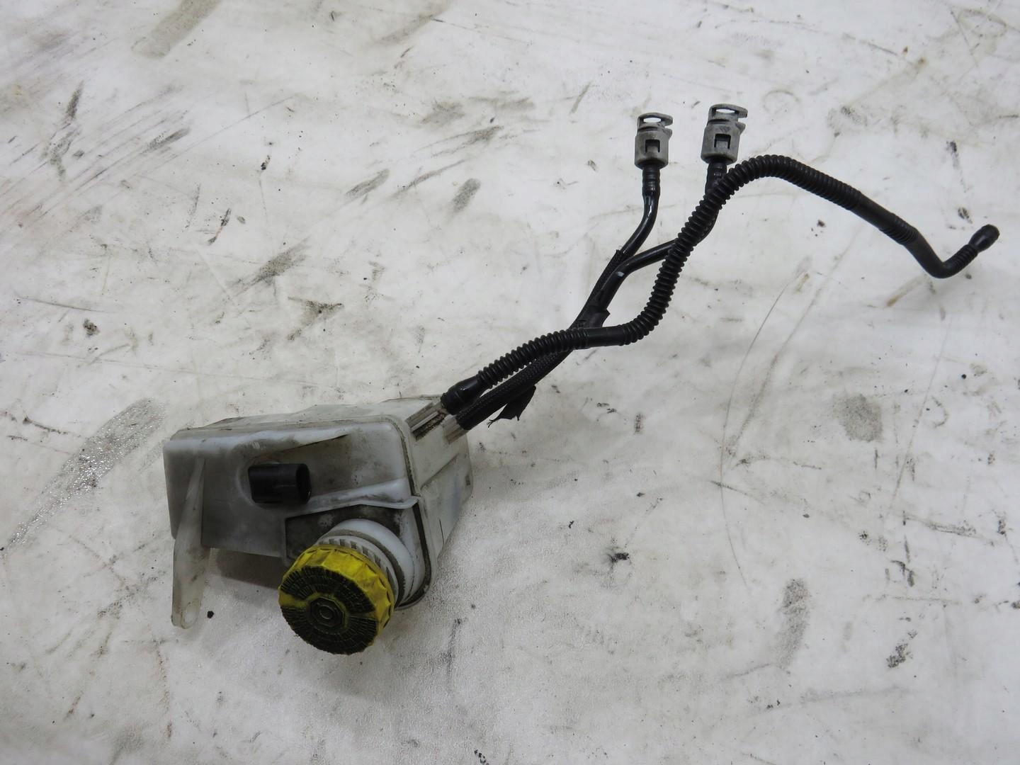 ZBIORNICZEK PŁYNU HAMULCOWEGO FIAT 500X