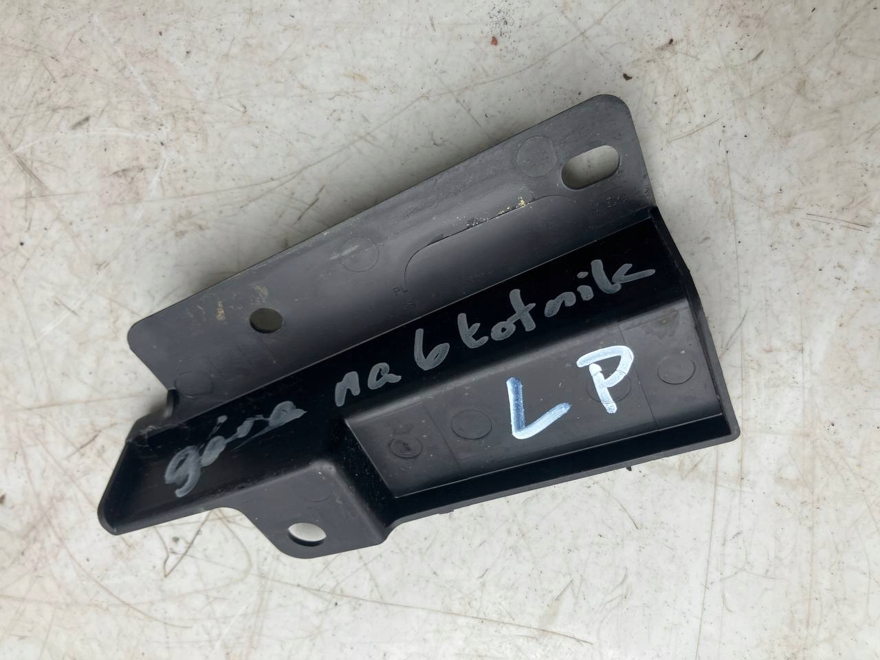 cap cover of a fender left front RENAULT ARKANA
