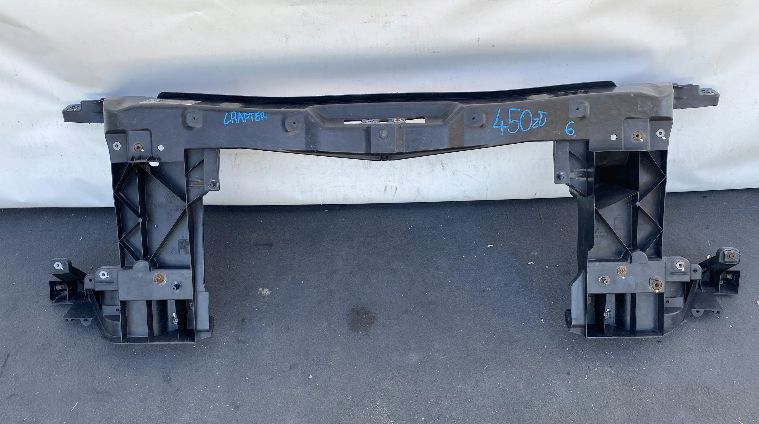 VW CRAFTER 06- Traverse de fer Armature 2E0805591A ORYGINALNE