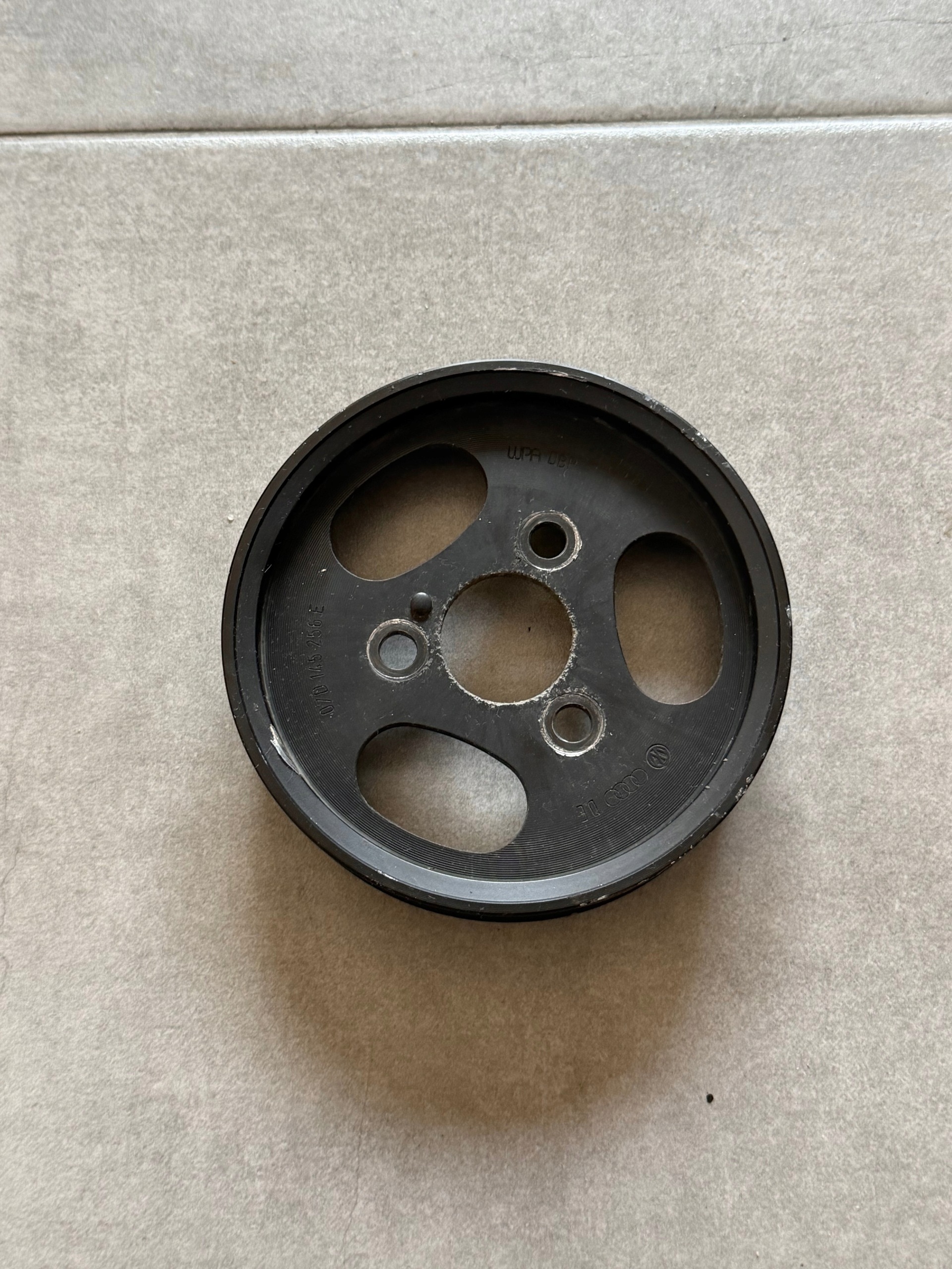 pulley POMPY AUDI A8 D3 Q7 VW TOUAREG CAYENNE 07D145256E
