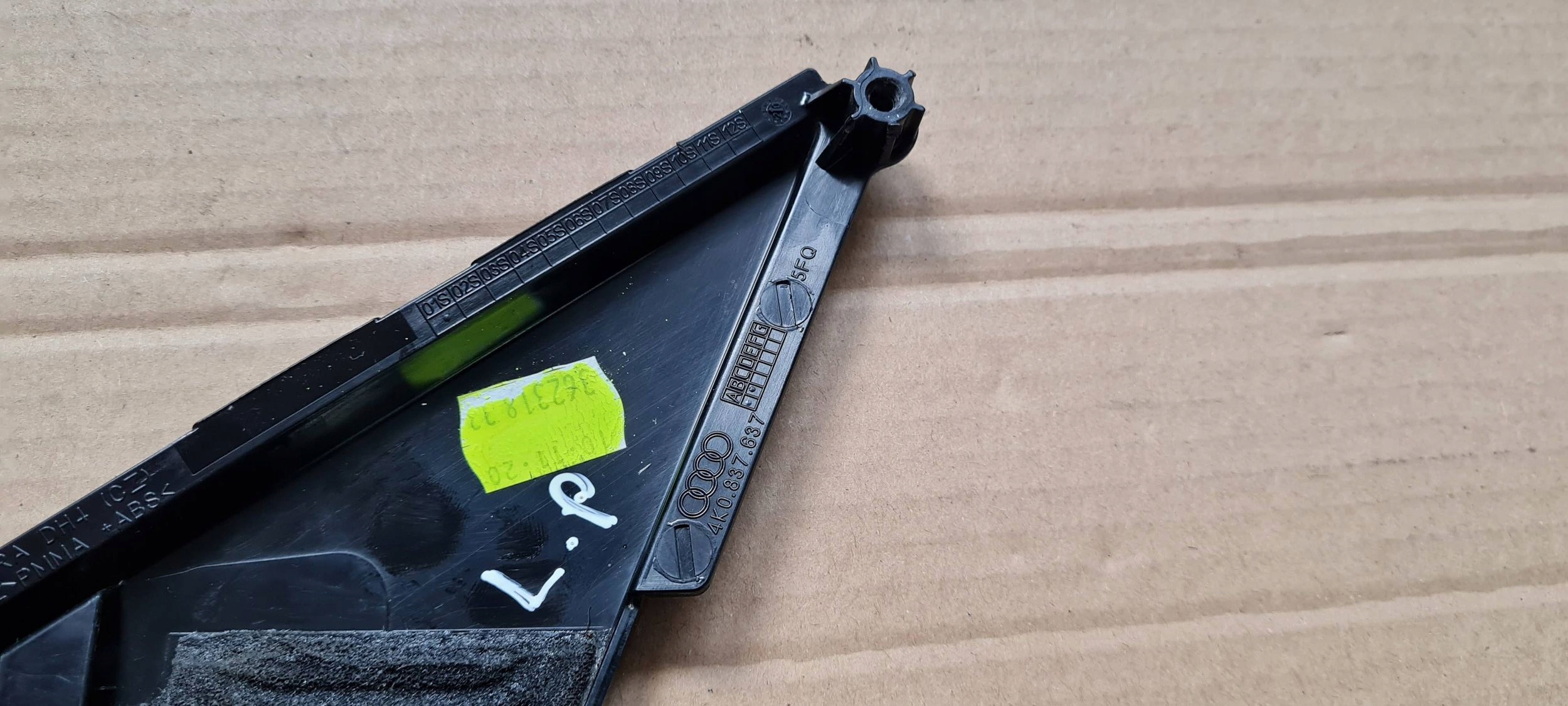 A6 C8 4K corner spoiler door left front TROJKAT 4K0837637