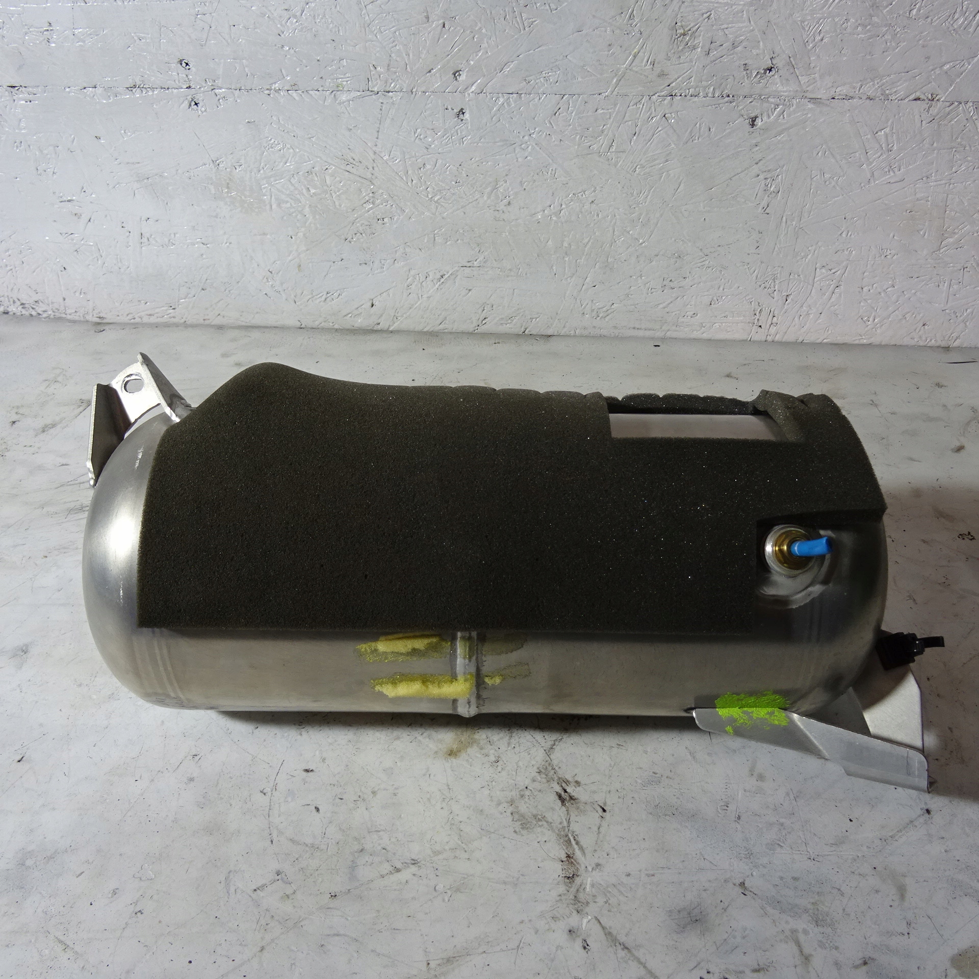 AUDI Q7 4L Behälter luft 7L6616202A