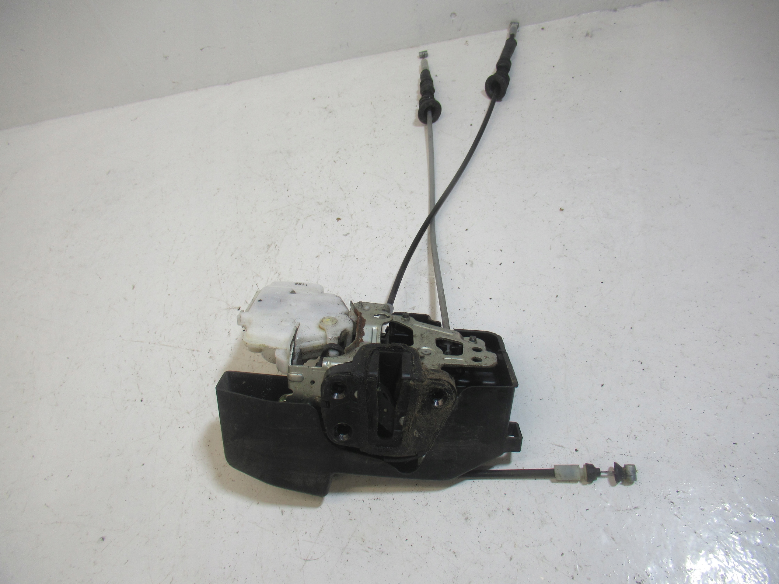 lock door CENTRALNY right front KIA CARENS III