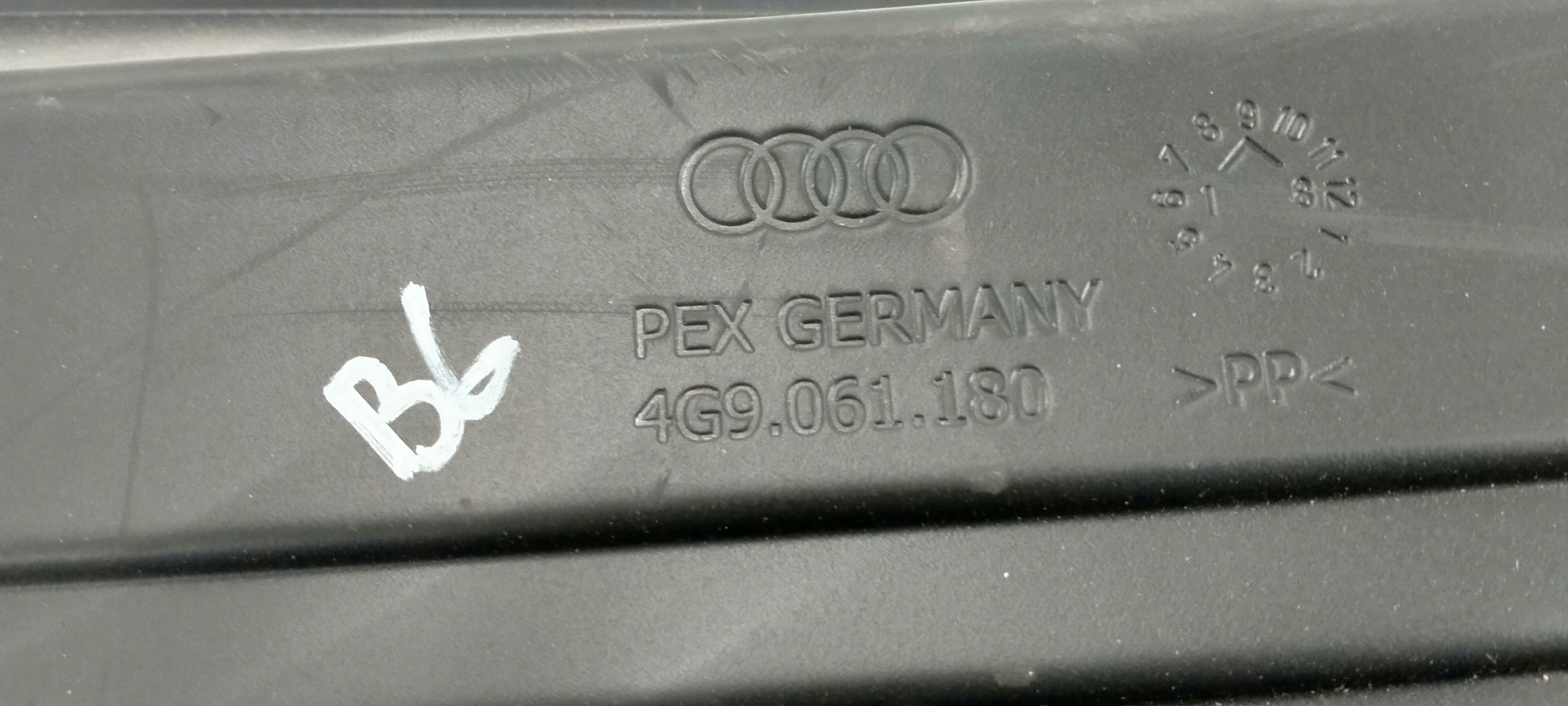 AUDI A6 C7 KOMBI 11-18 4G9 WYKŁADZINA MATA BAGAŻNIKA 4G9061180 Producent Audi OE